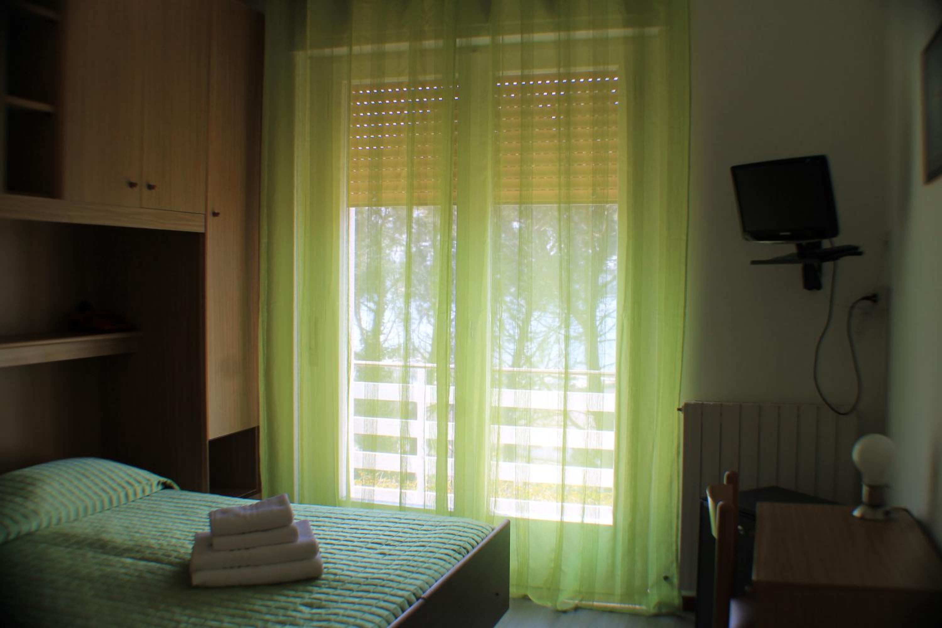 Double or Twin Room with Sea View photo 3