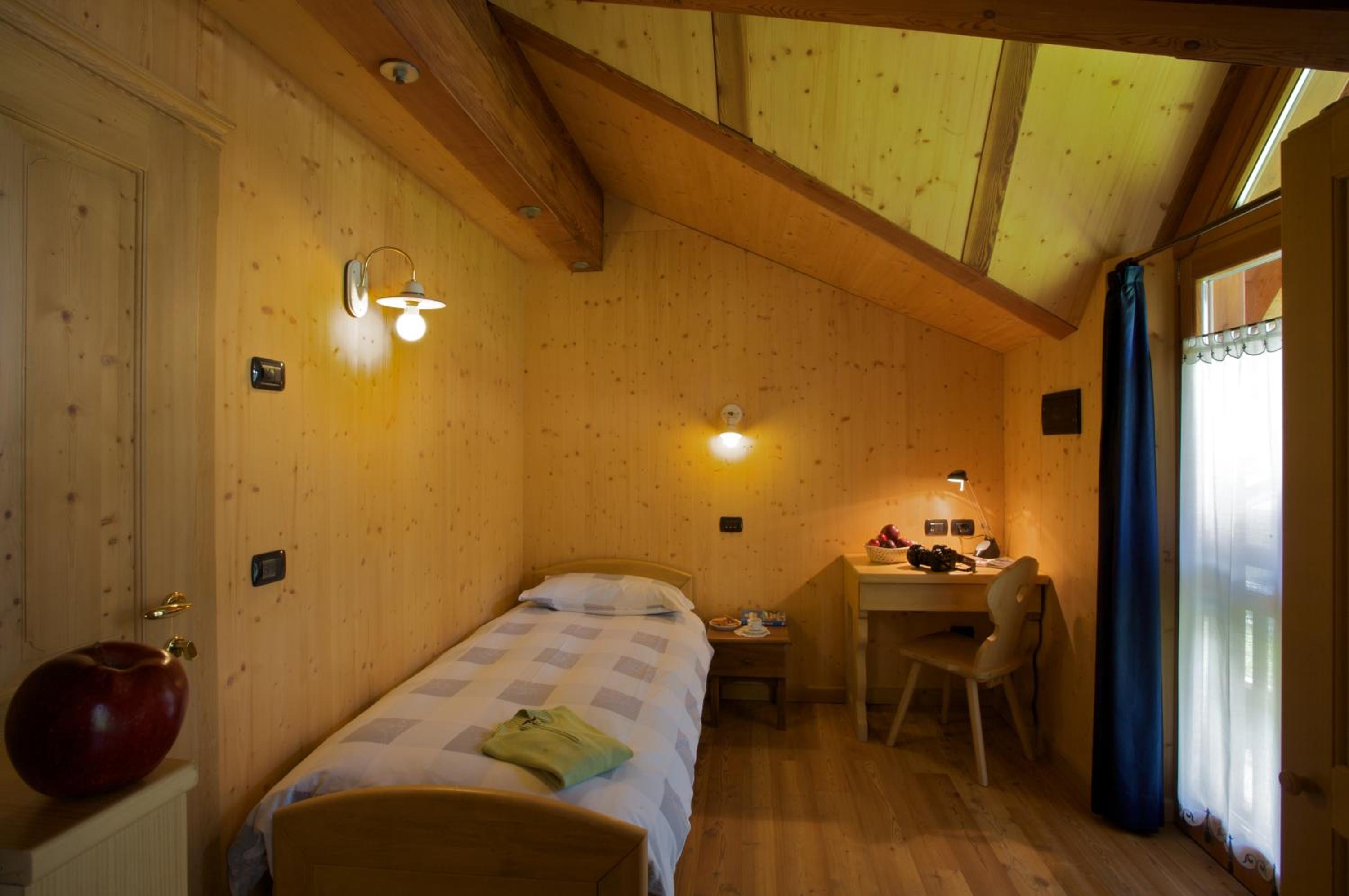 Single Room photo 2