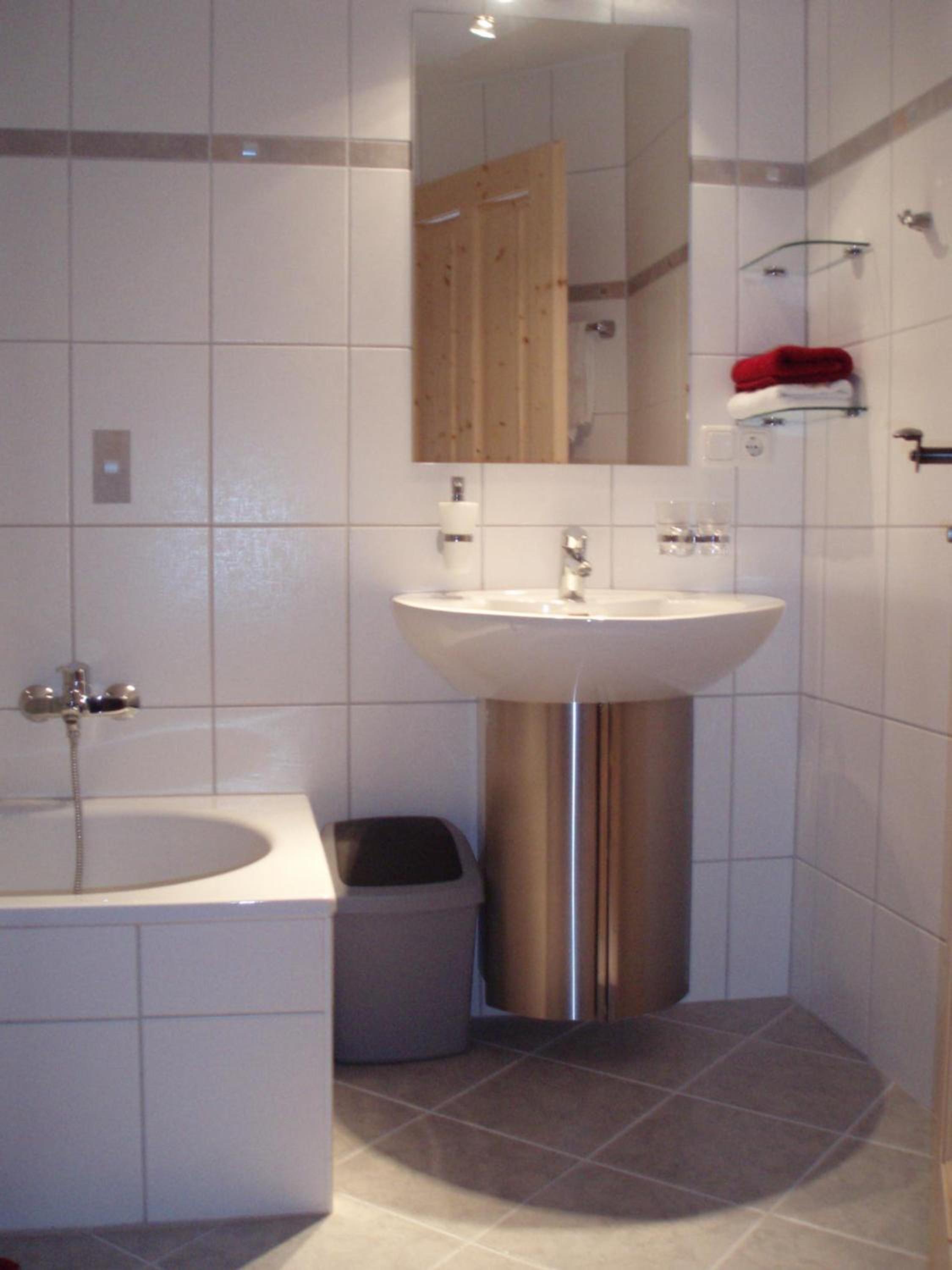 Deluxe Double Room with Extra Bed - Photo 4