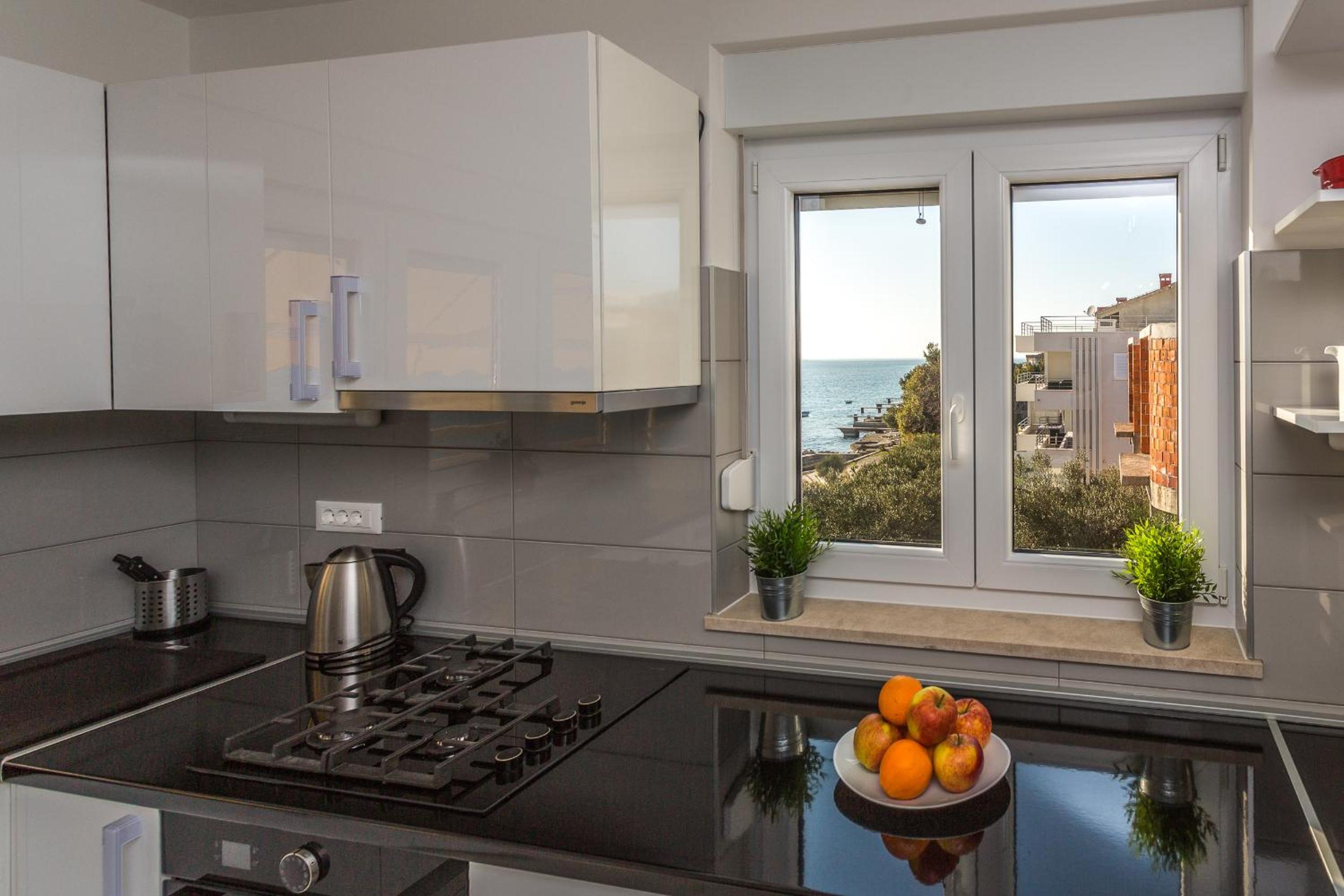Apartment With Sea View photo 2