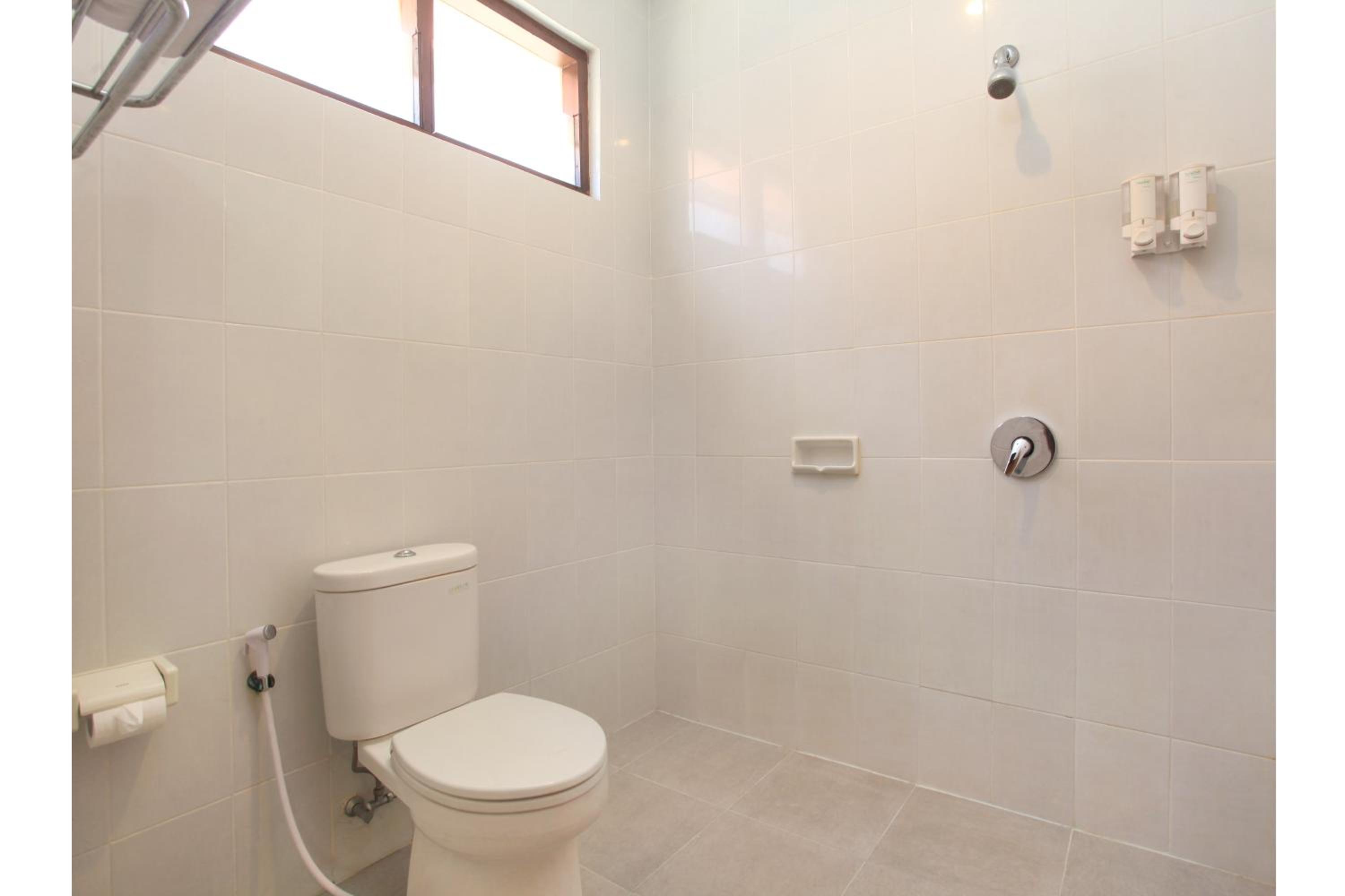 Standard Double or Twin Room - Photo 6