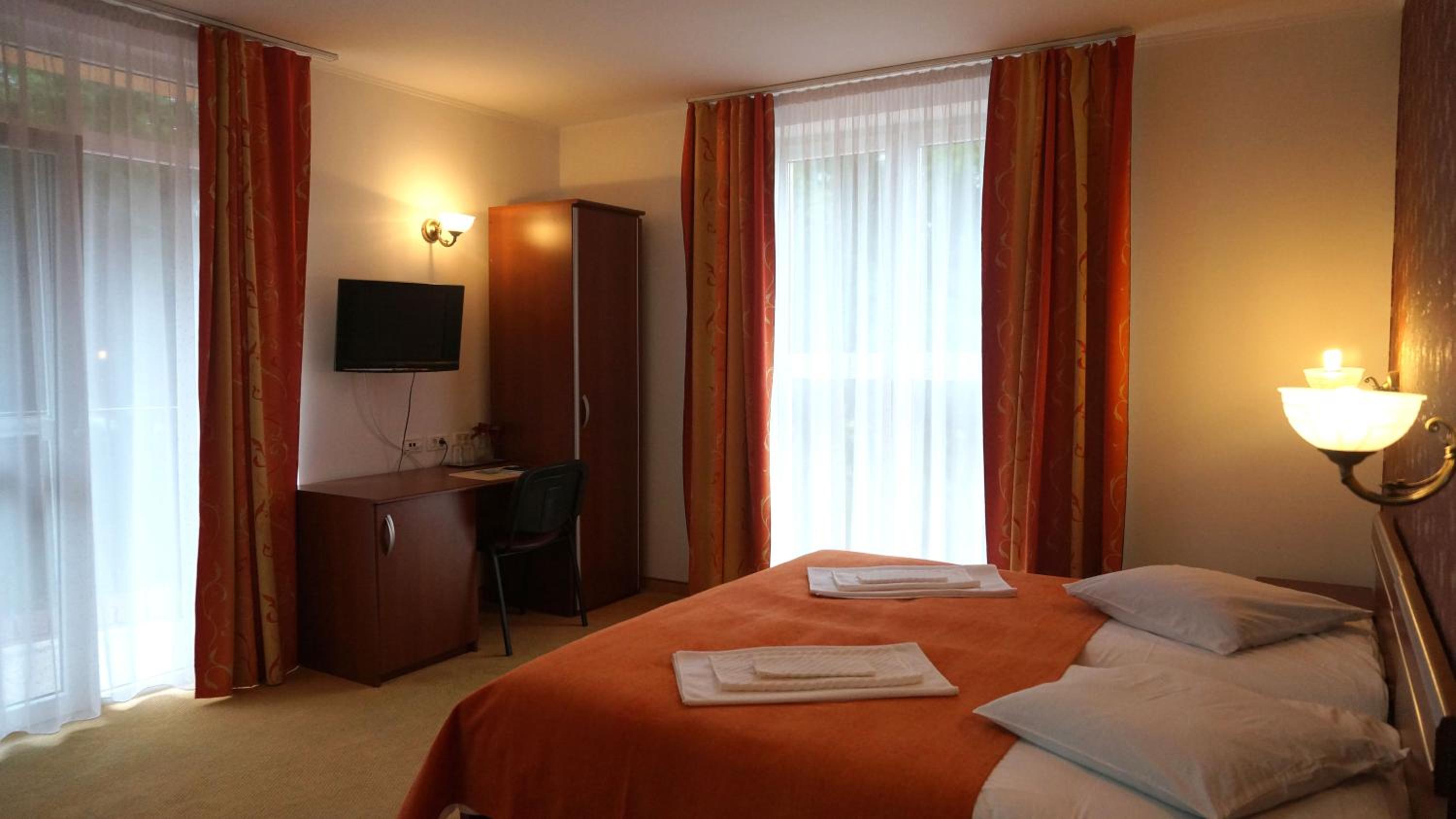 Double or Twin Room with Balcony photo 1