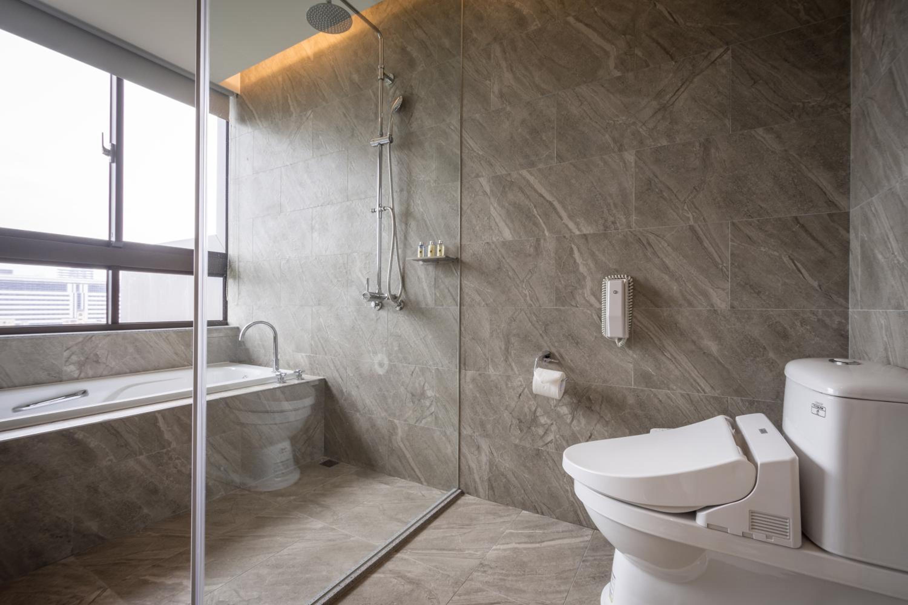 Triple Room with City View - 1 Double Bed & 1 Single Bed, photo 6