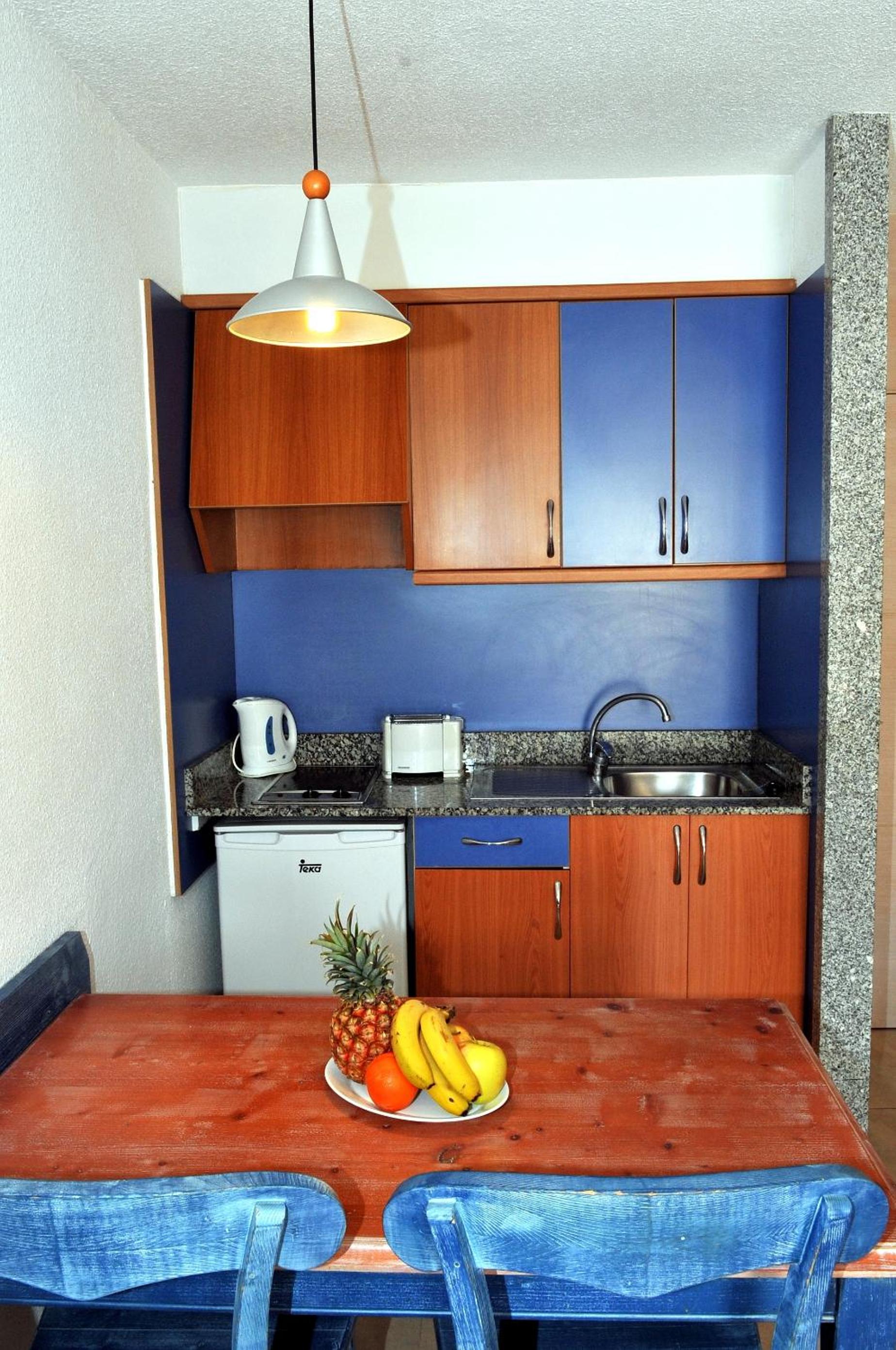 Apartment with Balcony photo 2