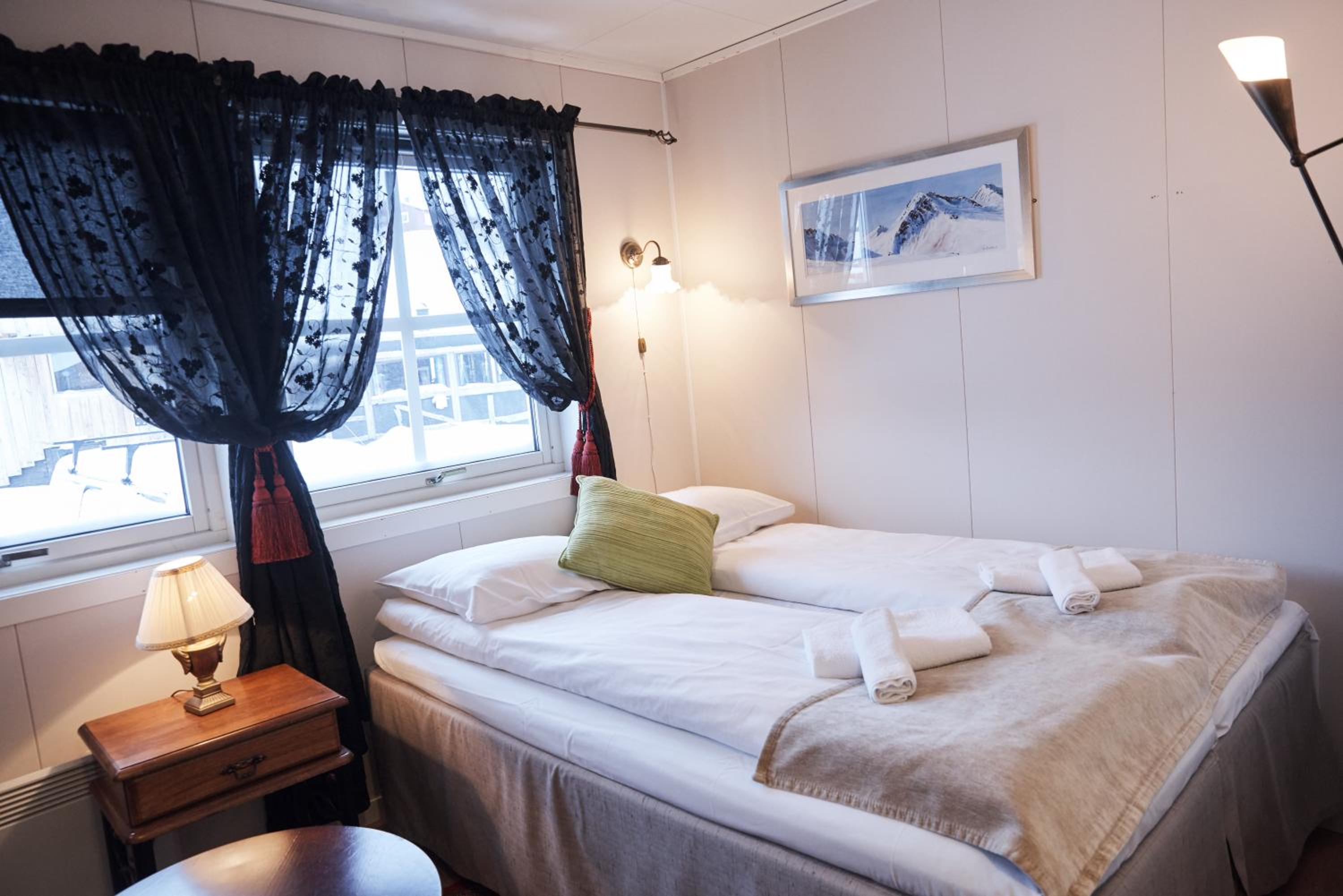Double Room with Private Bathroom - Photo 4