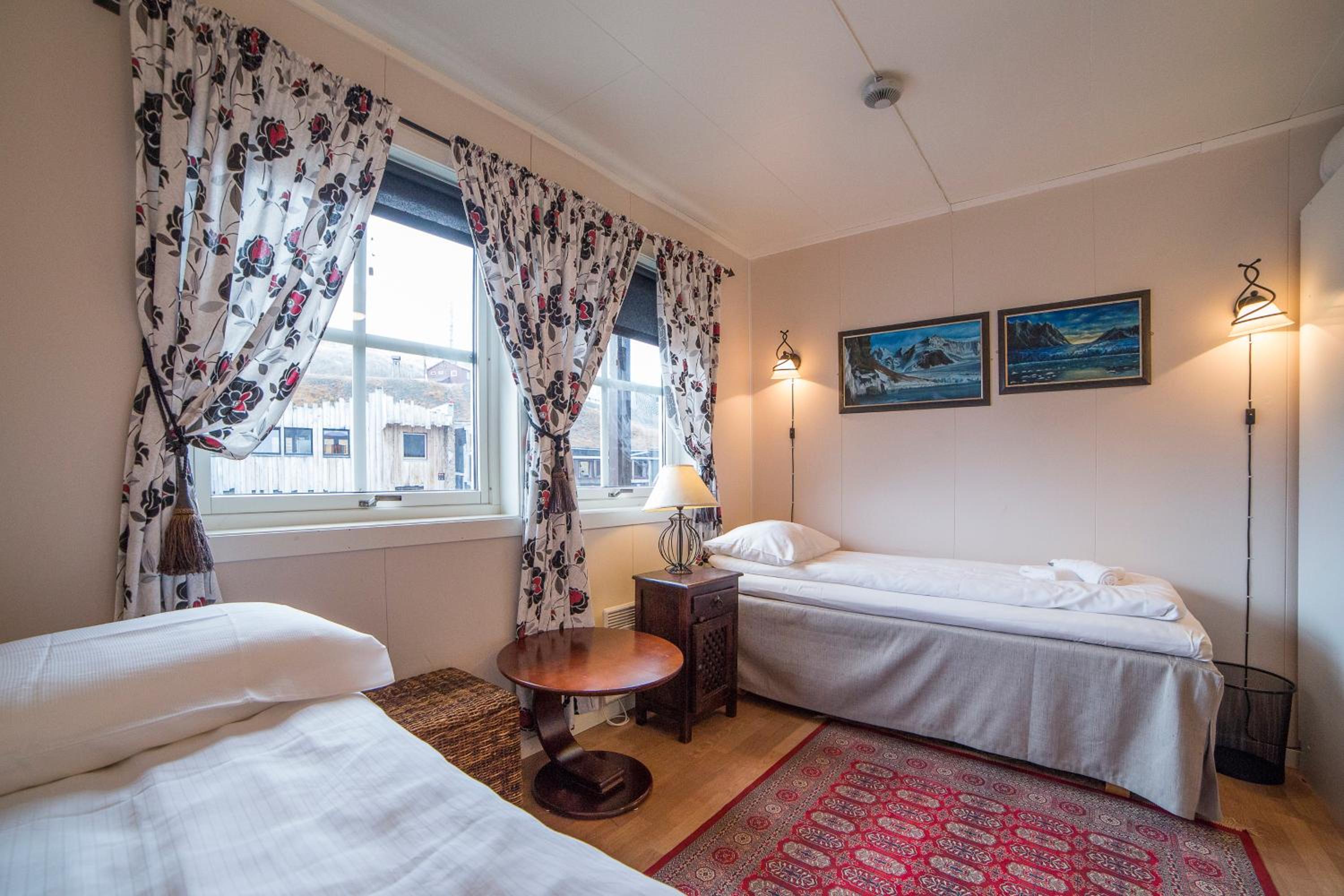 Double Room with Private Bathroom - Photo 5