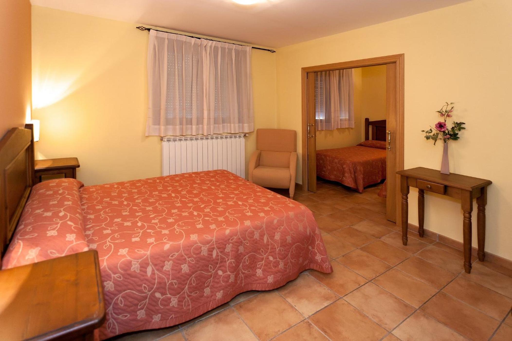 Quadruple Room - Photo 2
