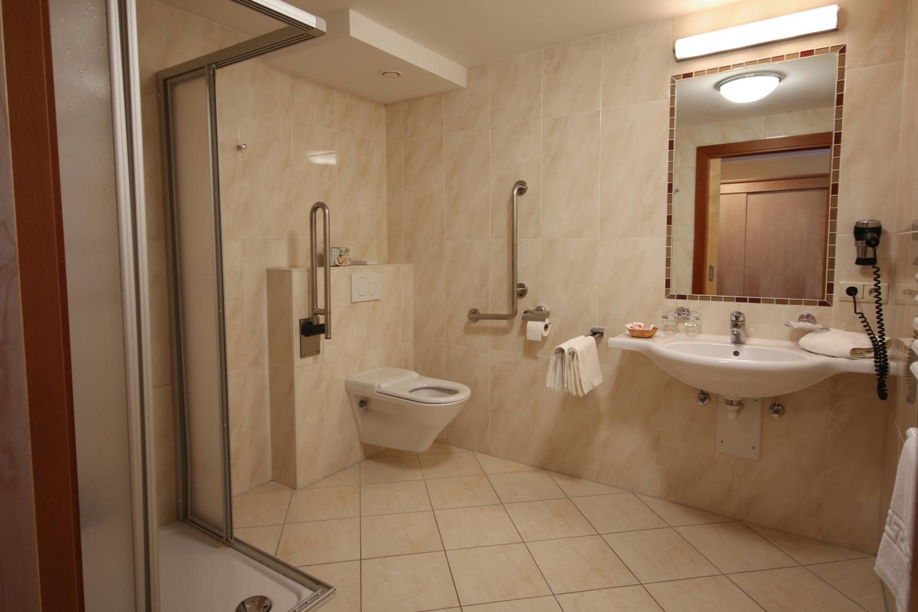 Triple Room - Photo 11