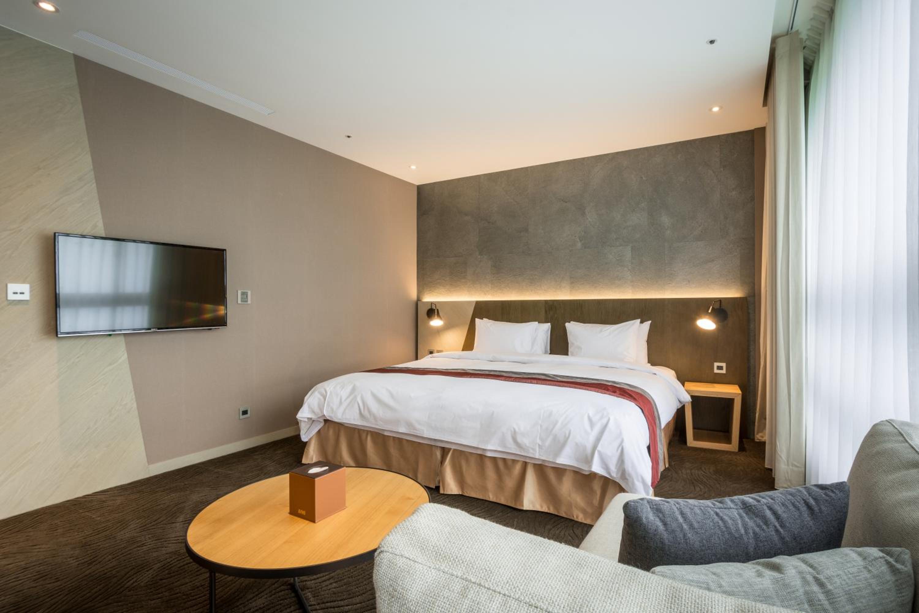 Deluxe King Room