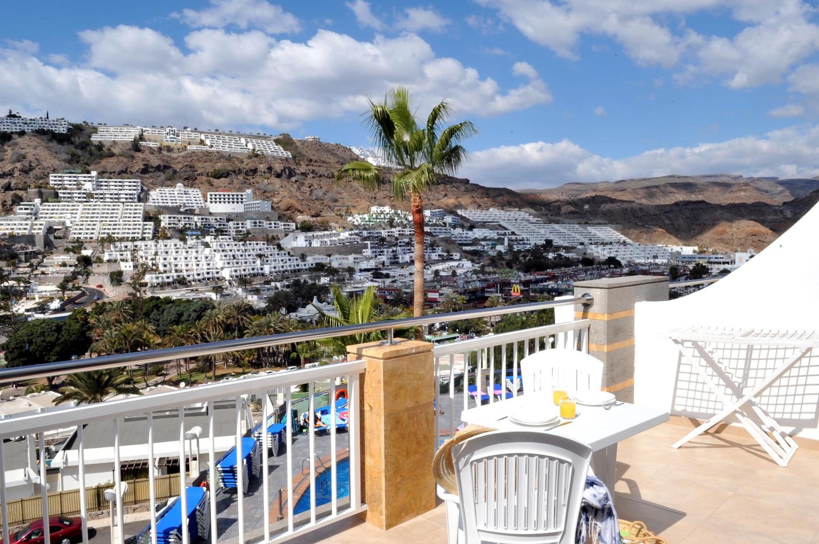 Apartamento con Balcón