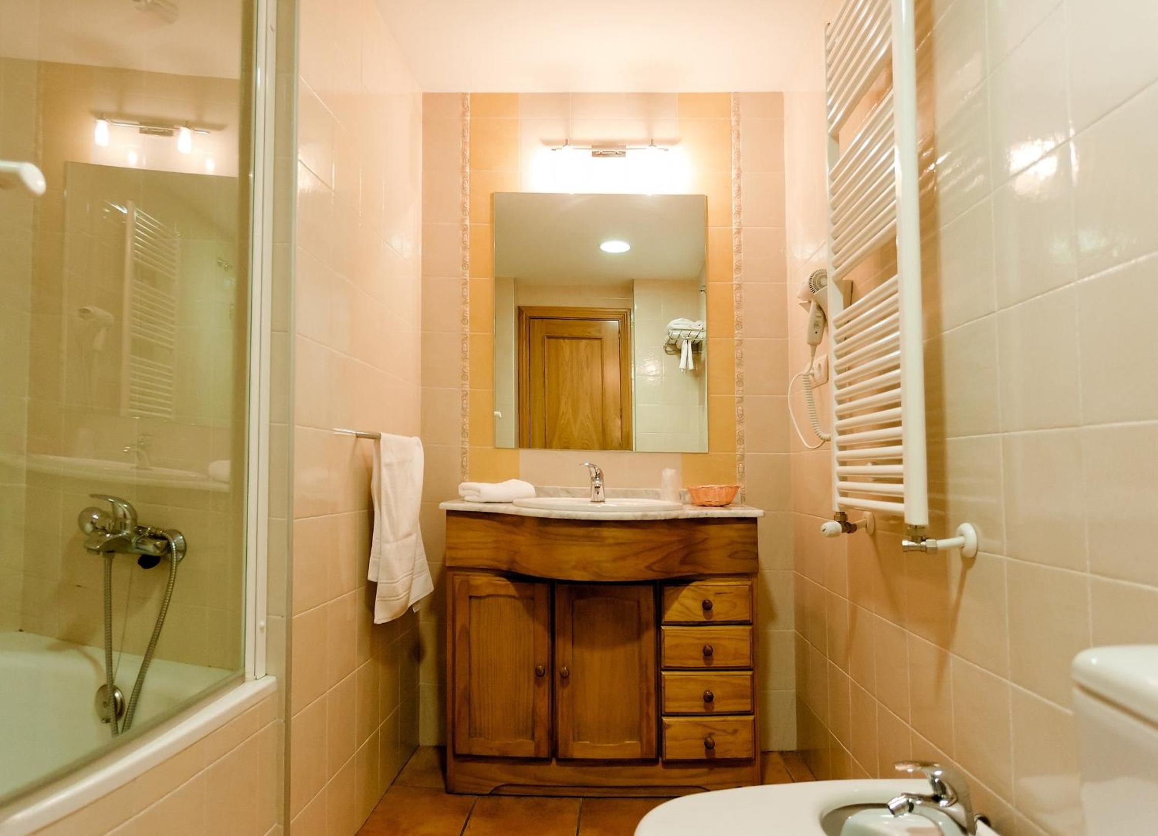 Double Room - Photo 9