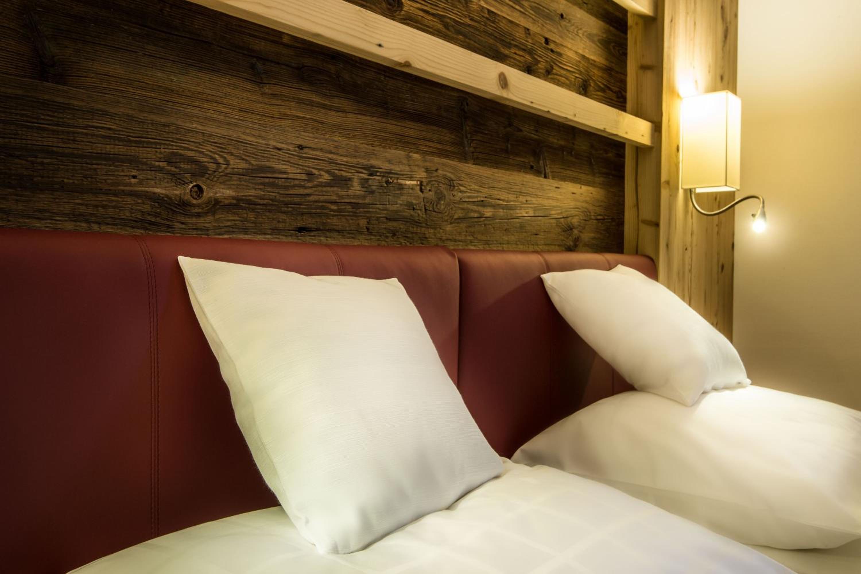 Deluxe Room - Photo 2