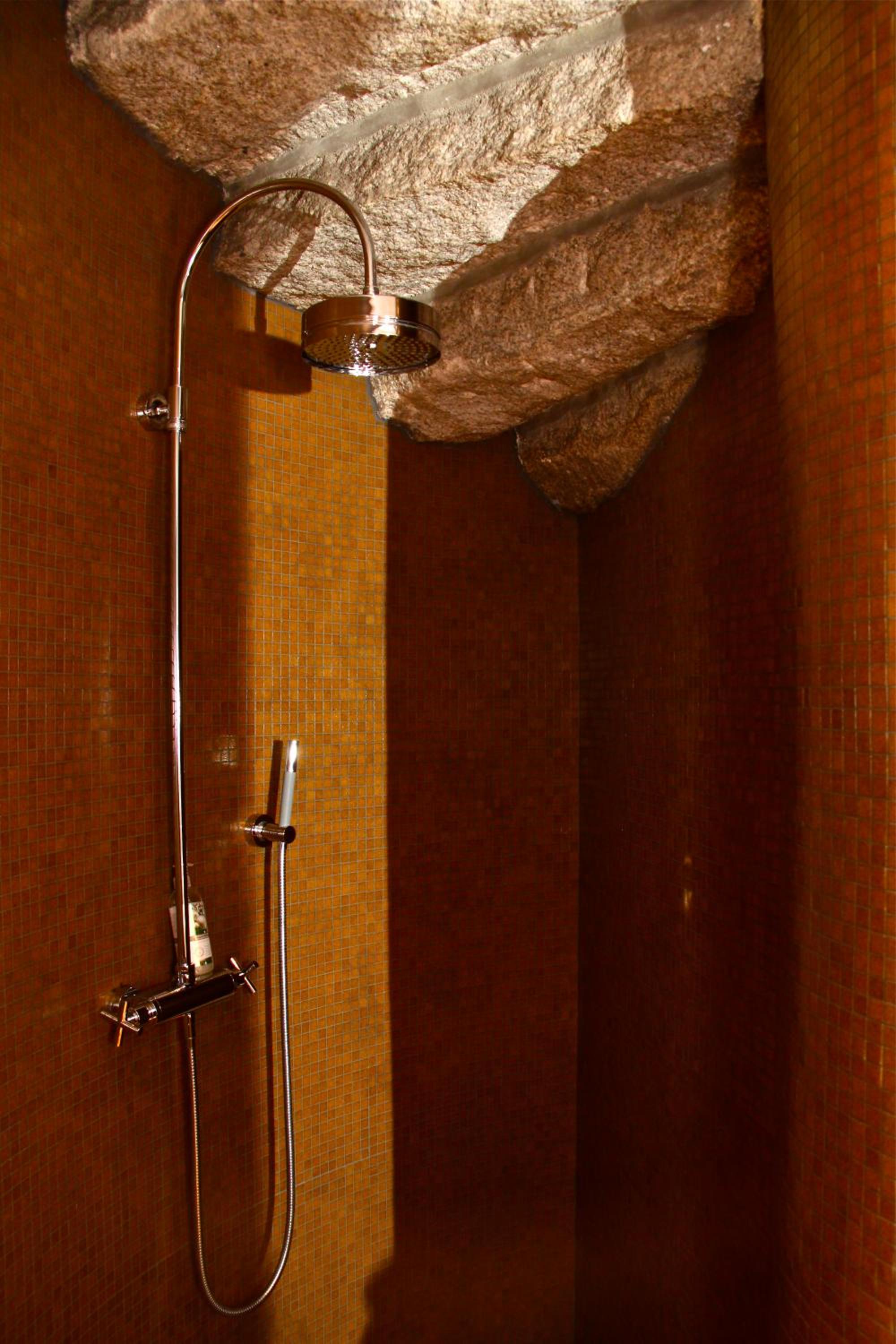 Standard Double or Twin Room - Photo 4