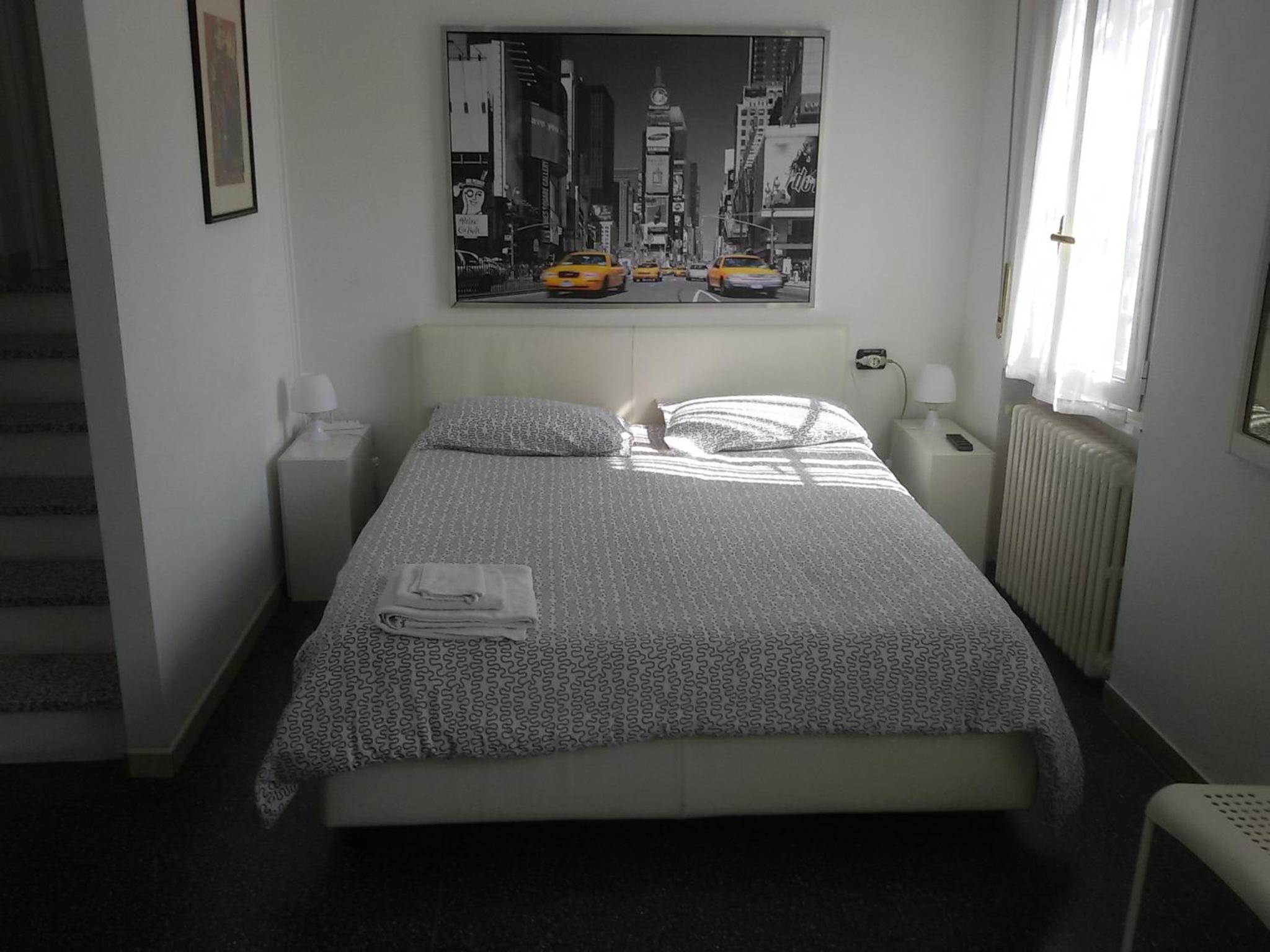Large Double Room - Photo 20