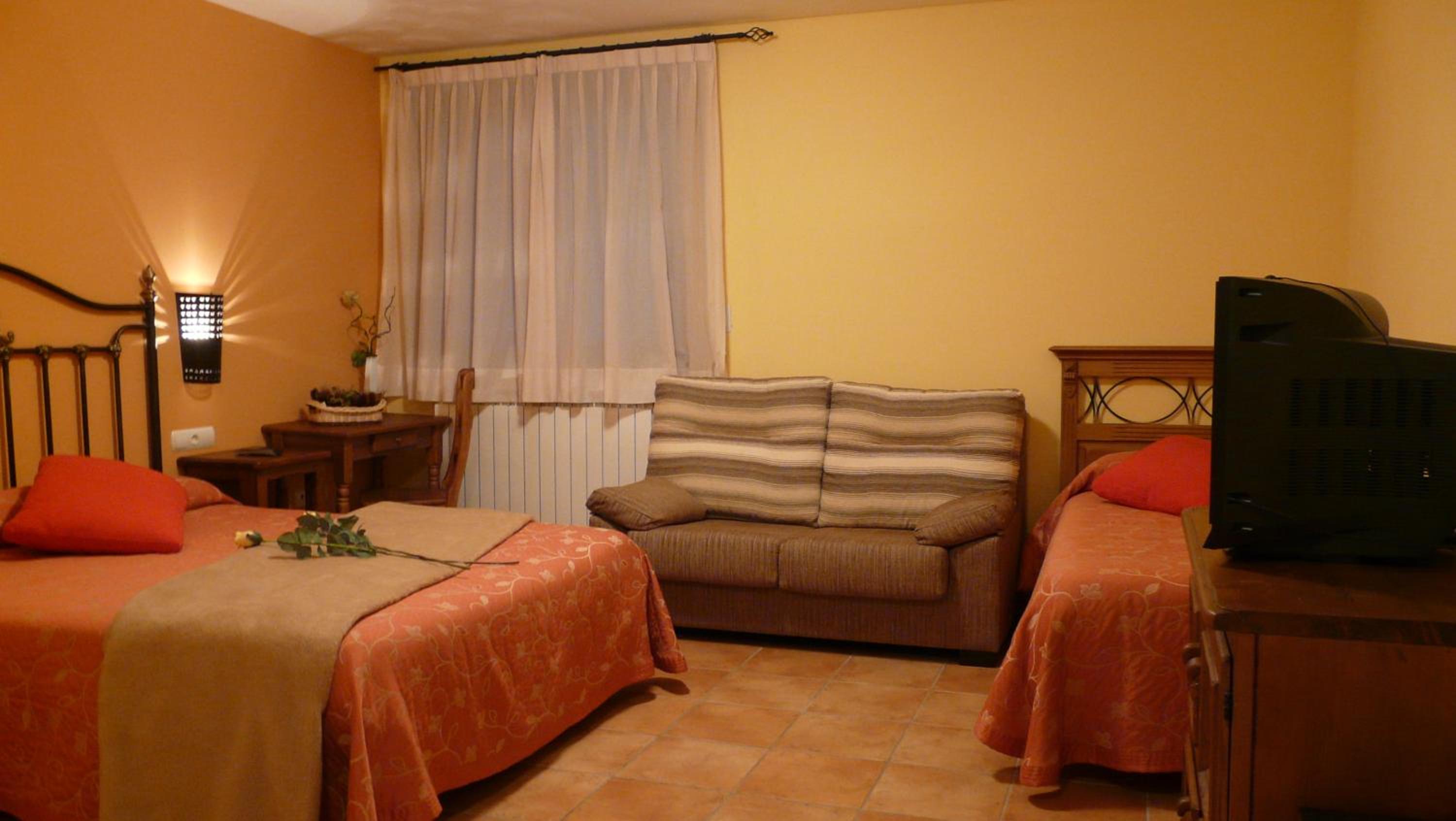 Triple Room - Photo 6