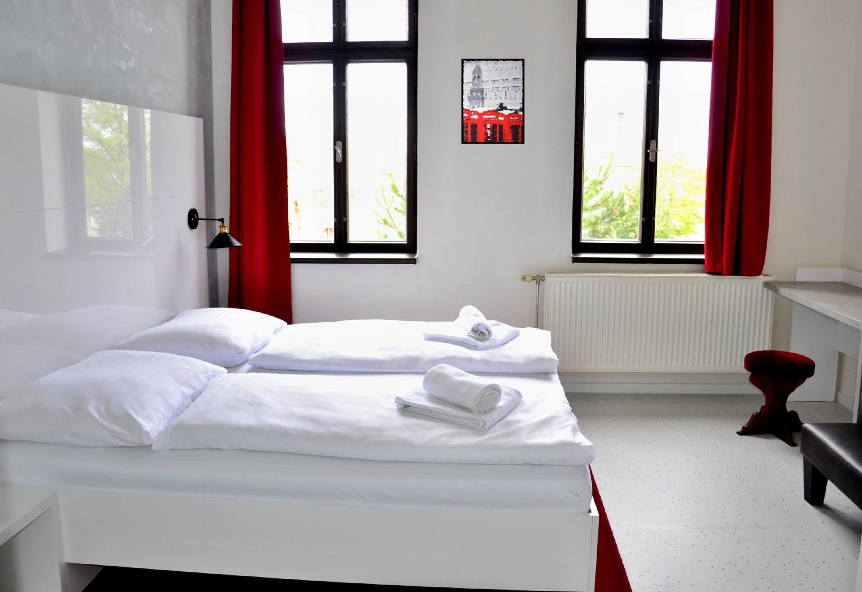 Standard Double Room - Photo 7