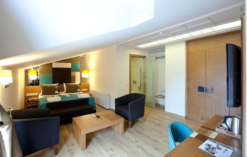 Penthouse Suite