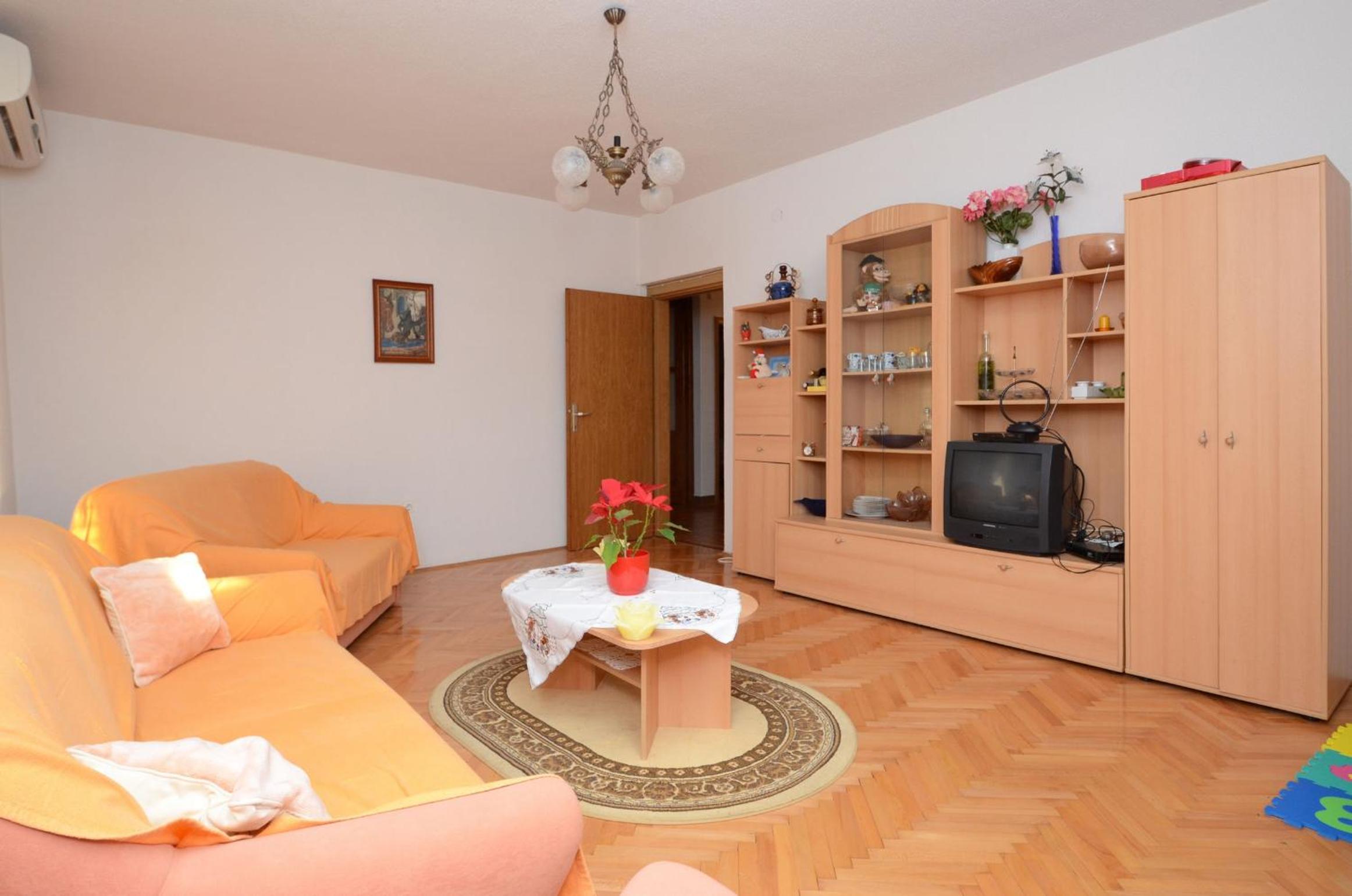 Three-Bedroom Apartment with Balcony (7 Adults)