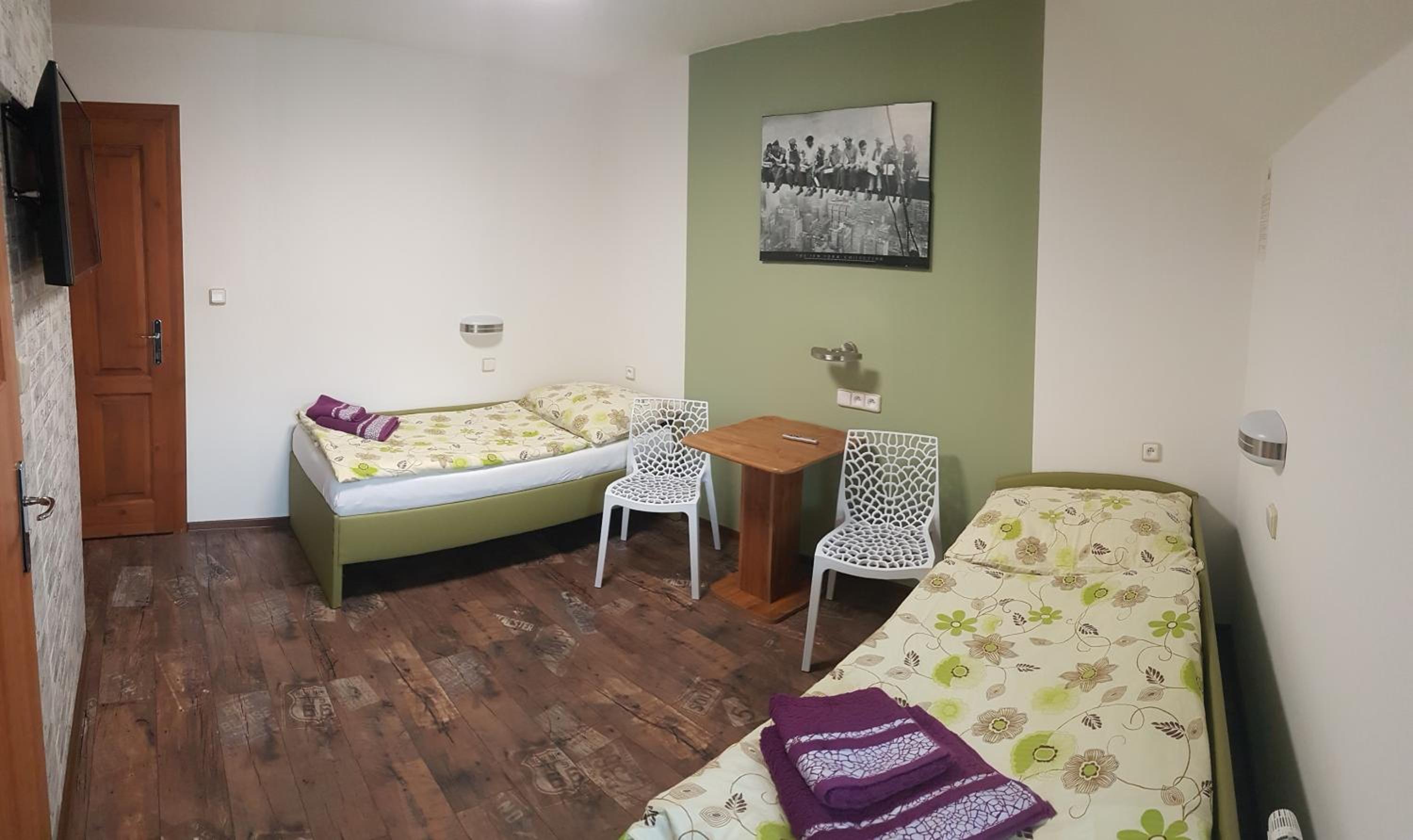 Standard Twin Room - Photo 1