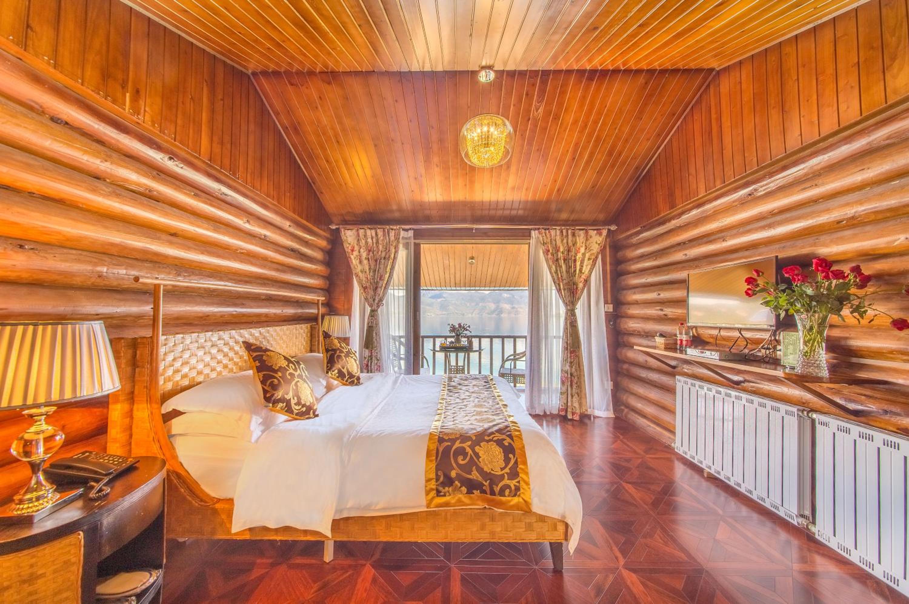 Double Room With Balcony (2 Adults + 1 Child) photo 2