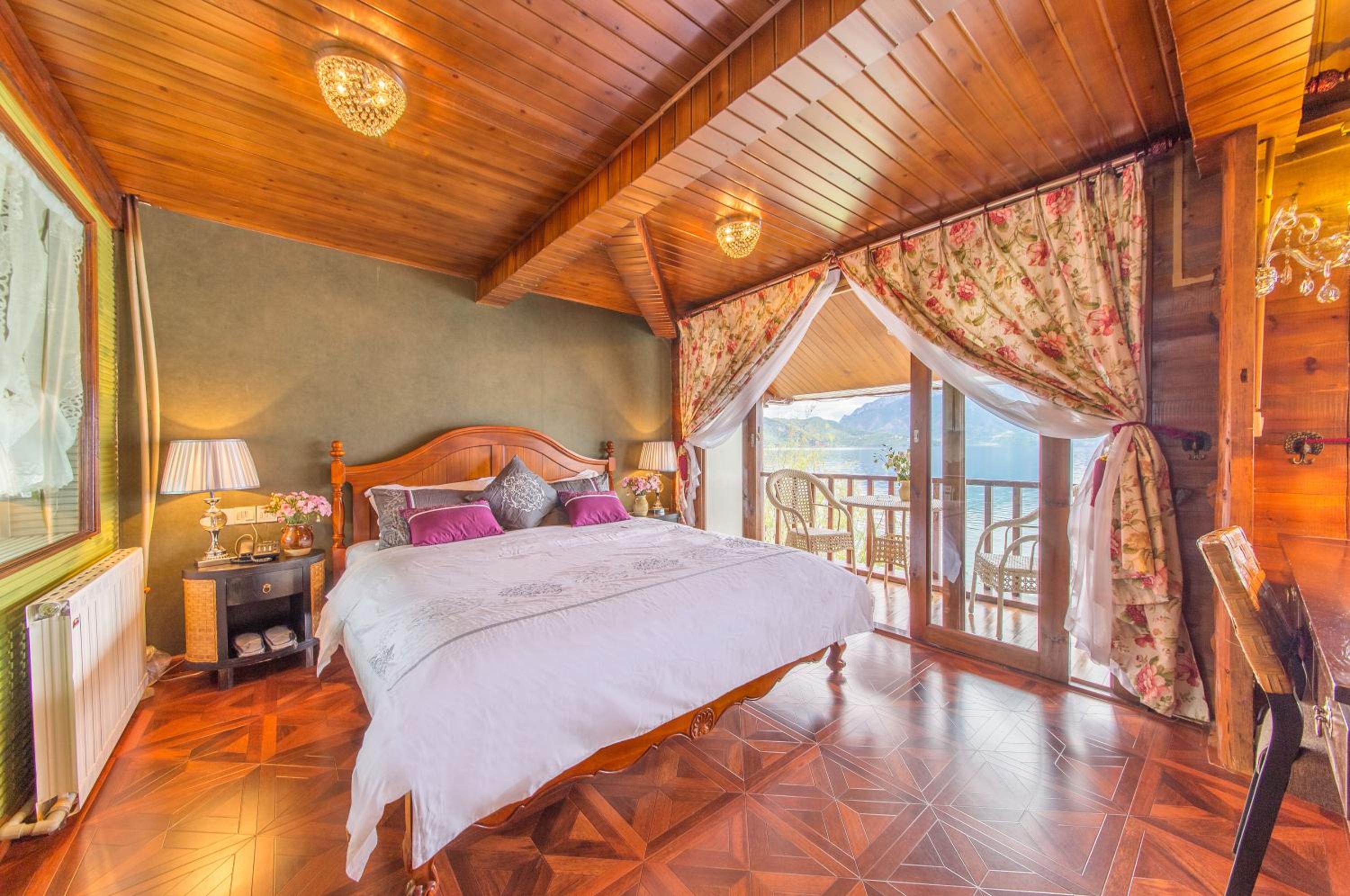 Deluxe Double Room With Balcony photo 3