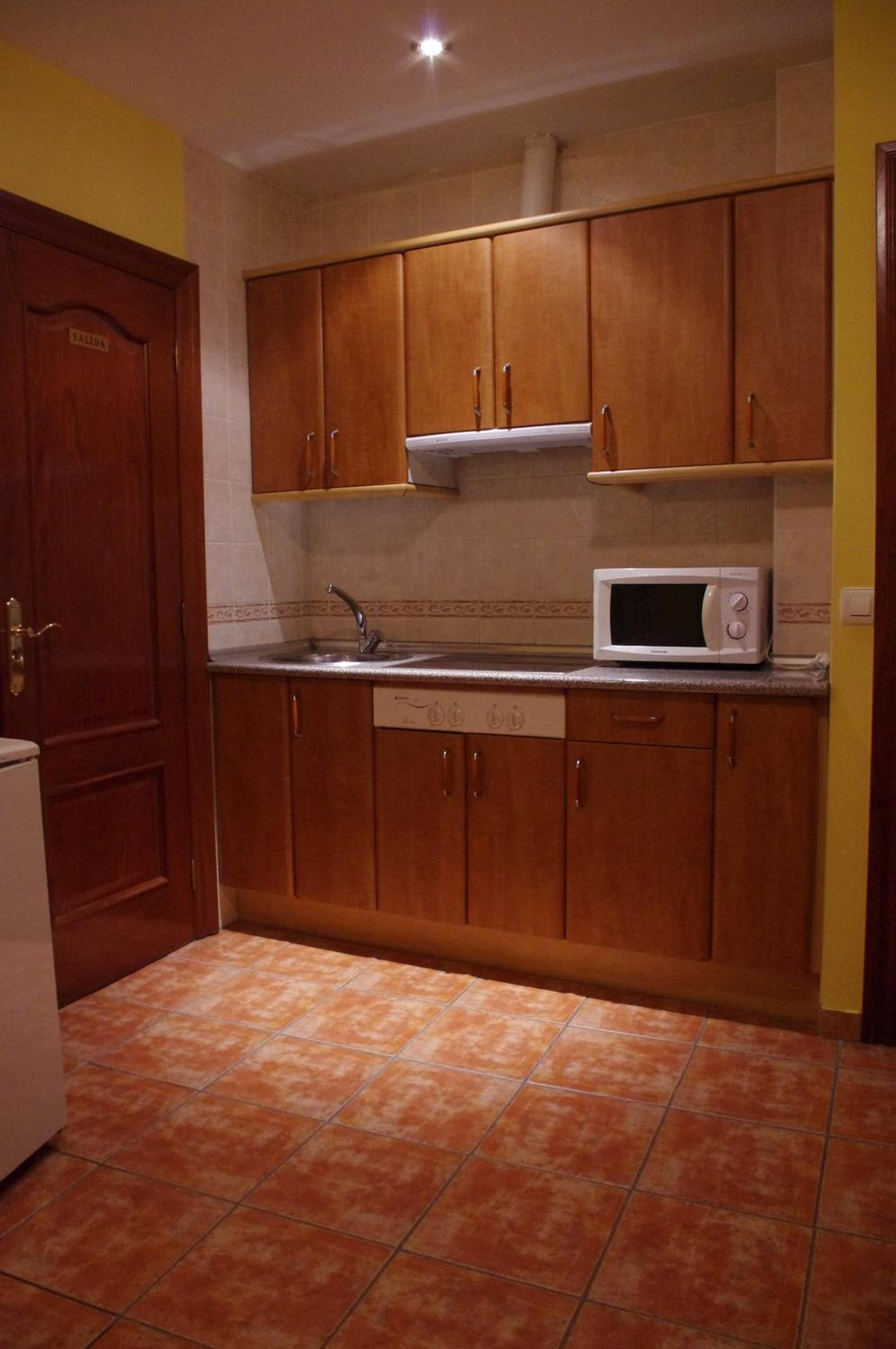One-Bedroom Apartment (5 Adults) photo 2