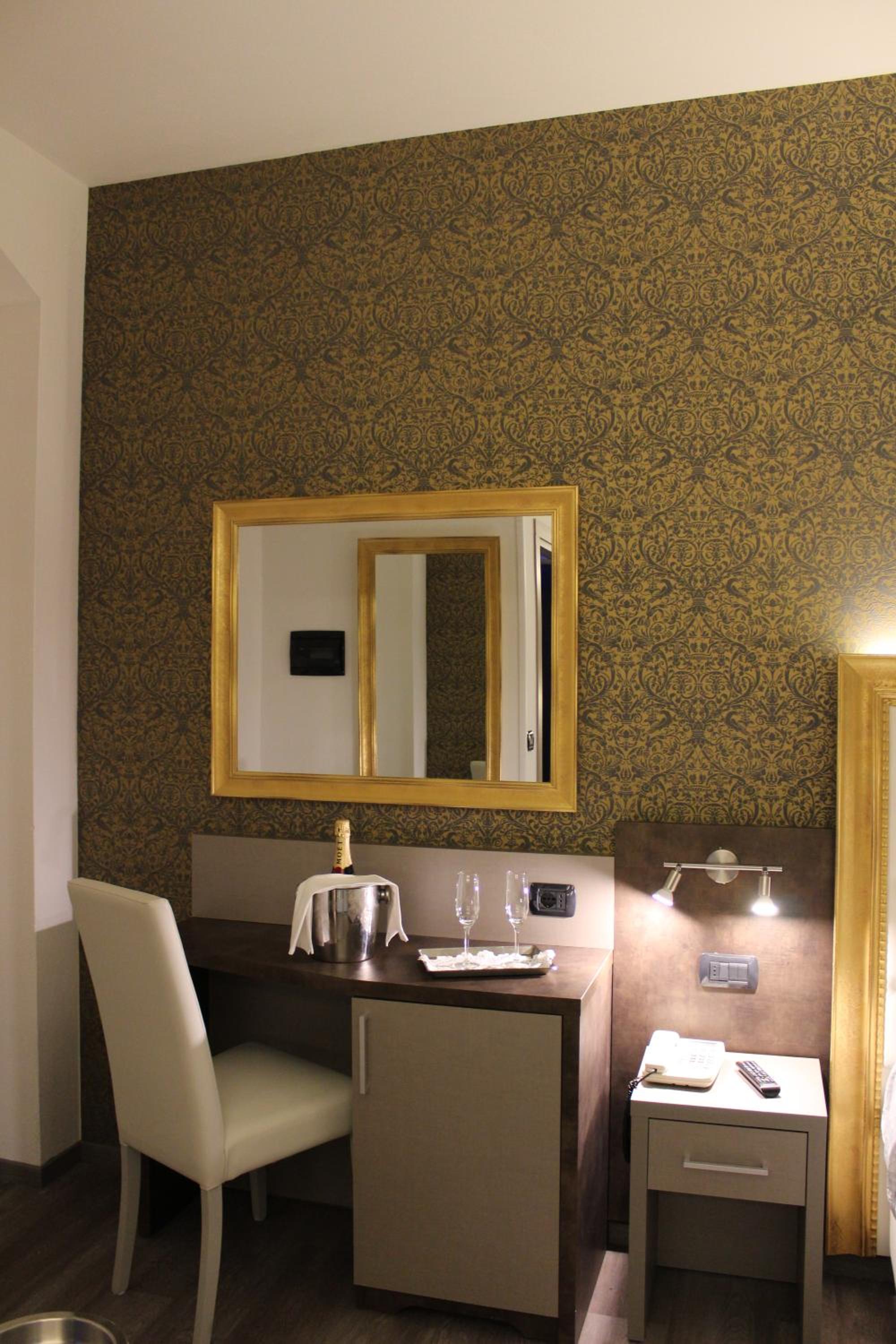 Deluxe Double Room photo 2