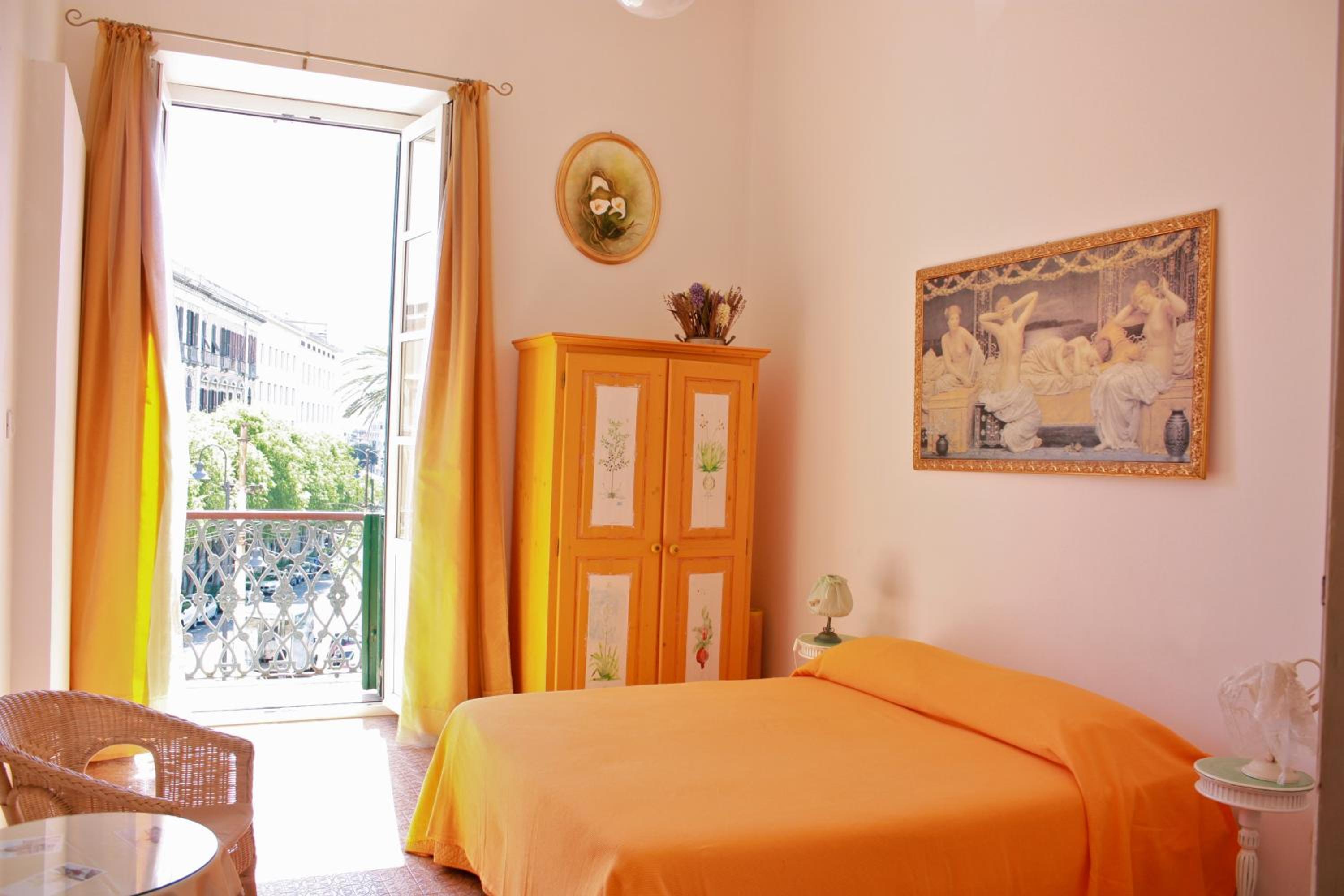 Double or Twin Room with Private External Bathroom photo 1