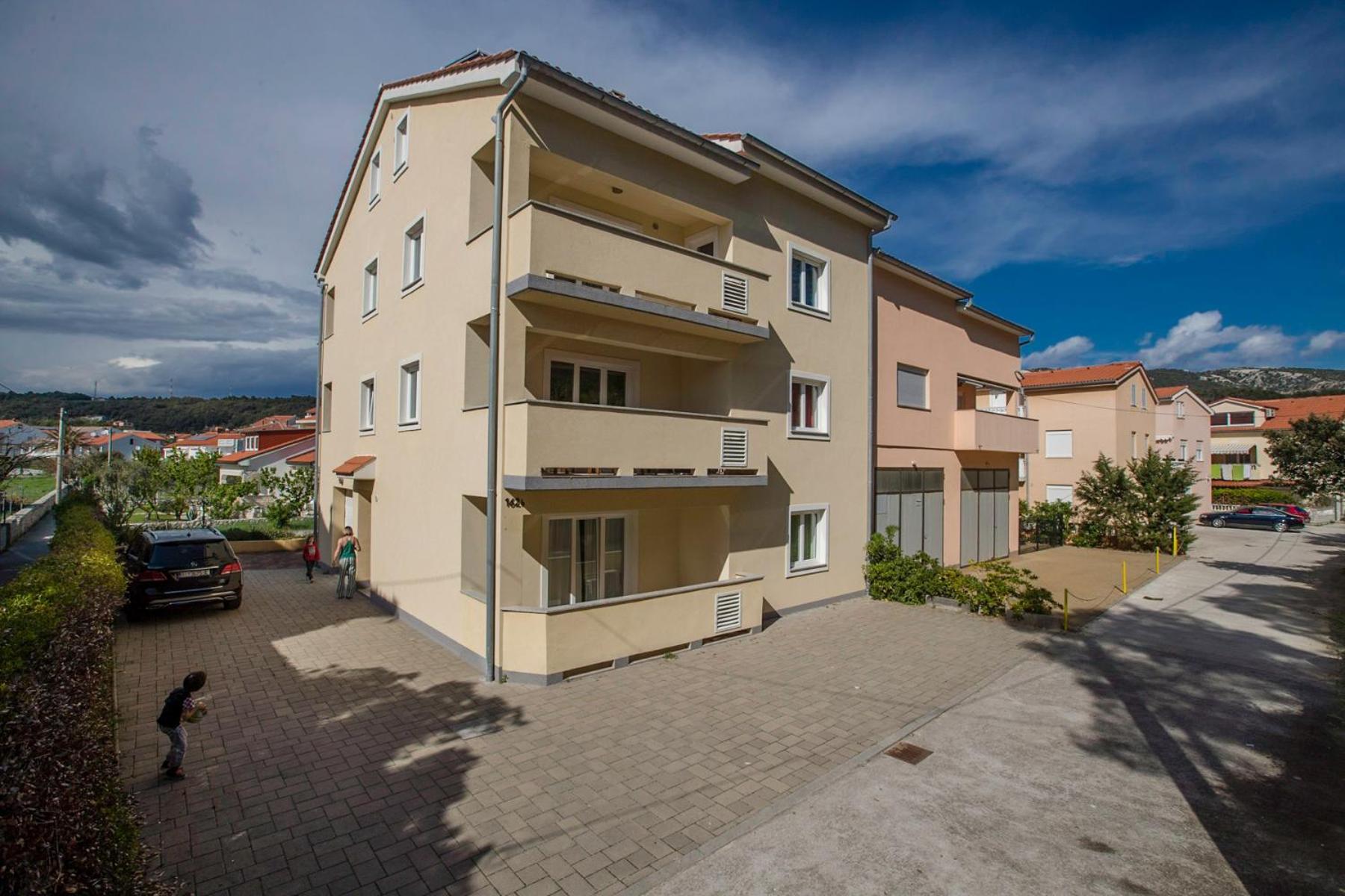 Apartment - Split Level photo 3