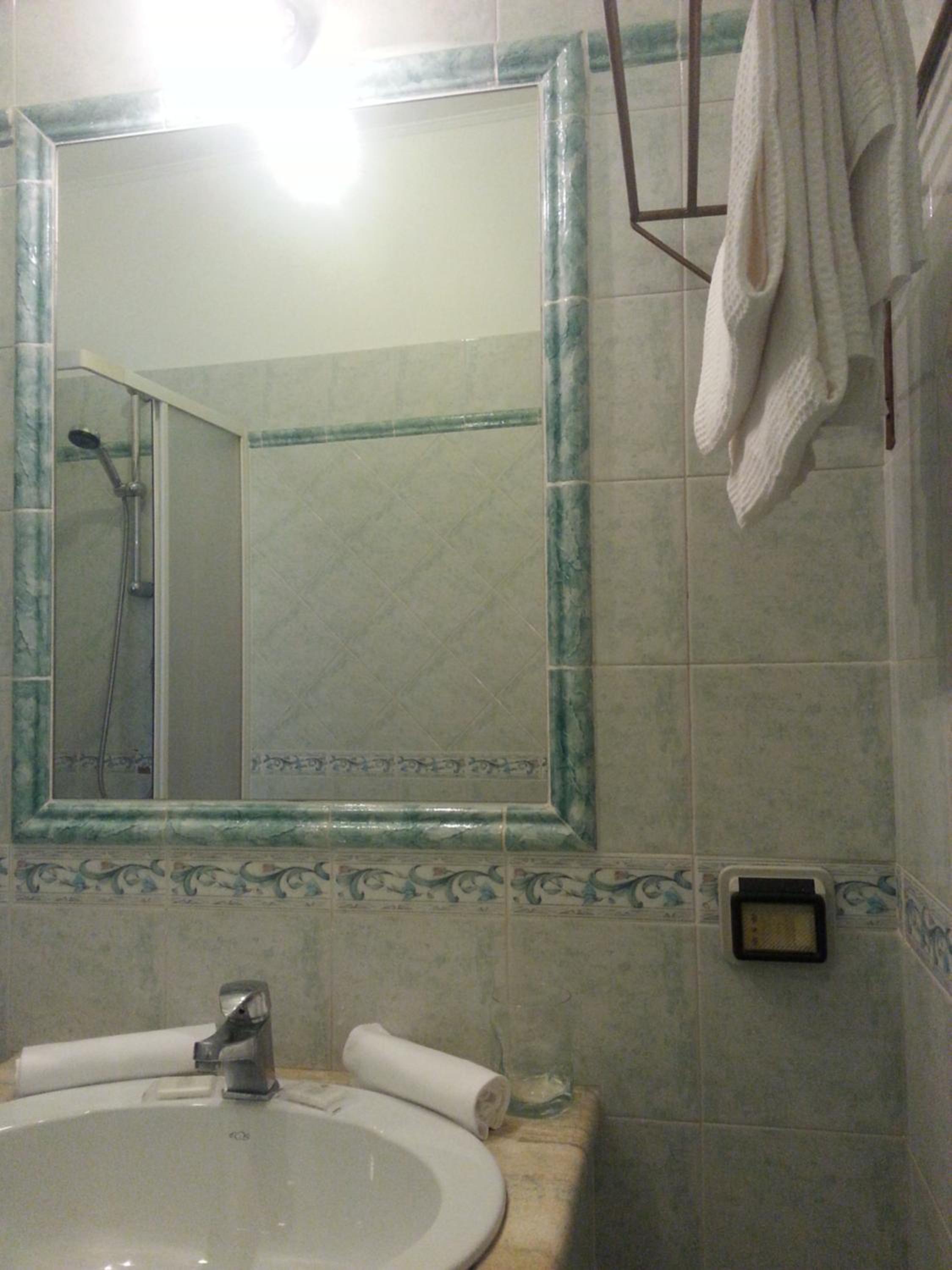 Double or Twin Room - Photo 20