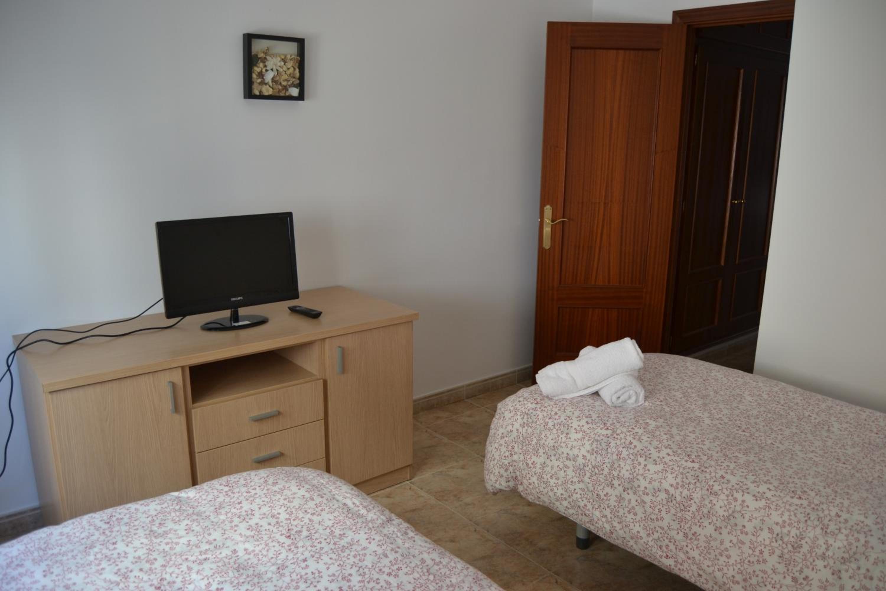 Studio (2 Adults) - Photo 8