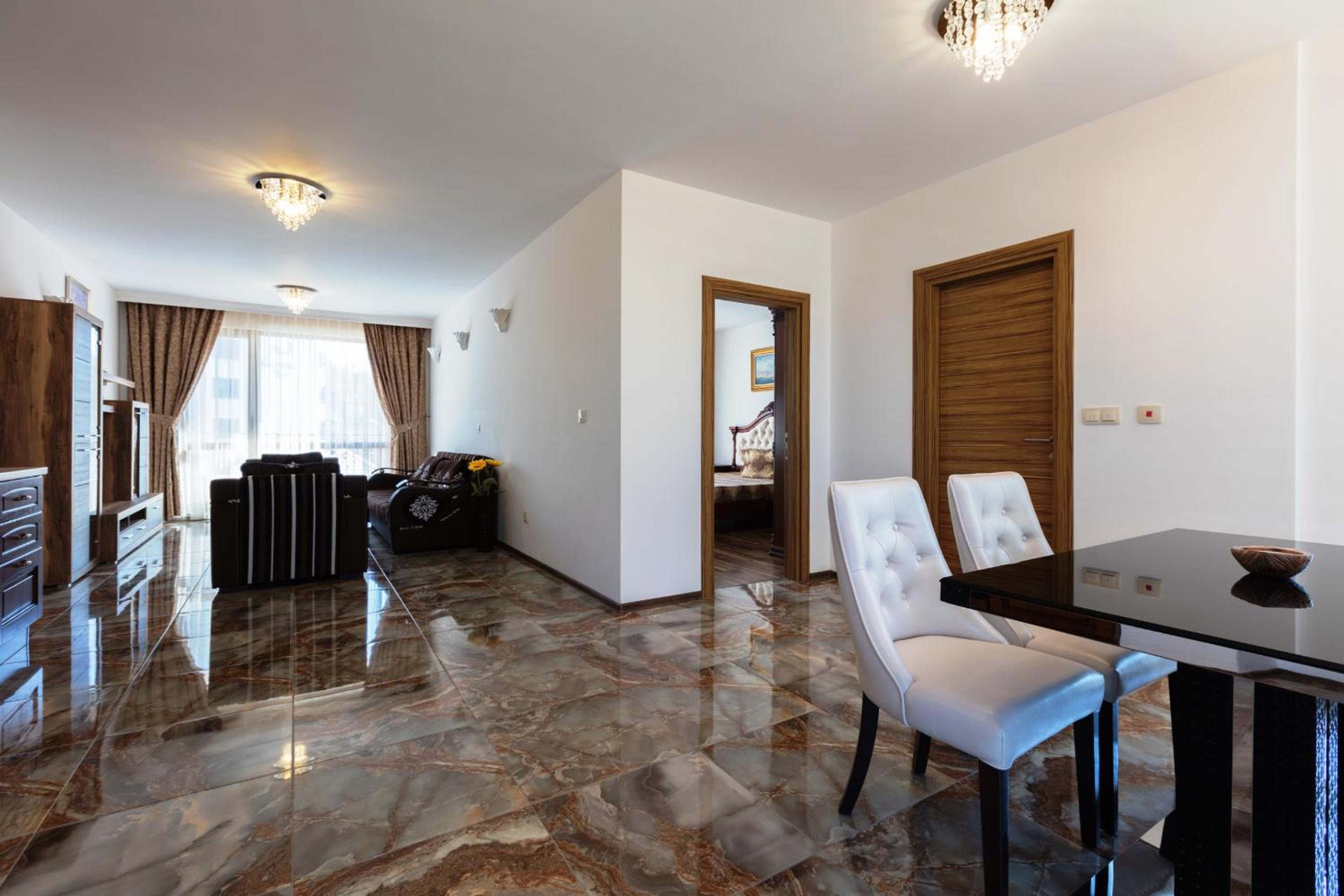 Deluxe Apartment (3 Adults) with Balcony  photo 3