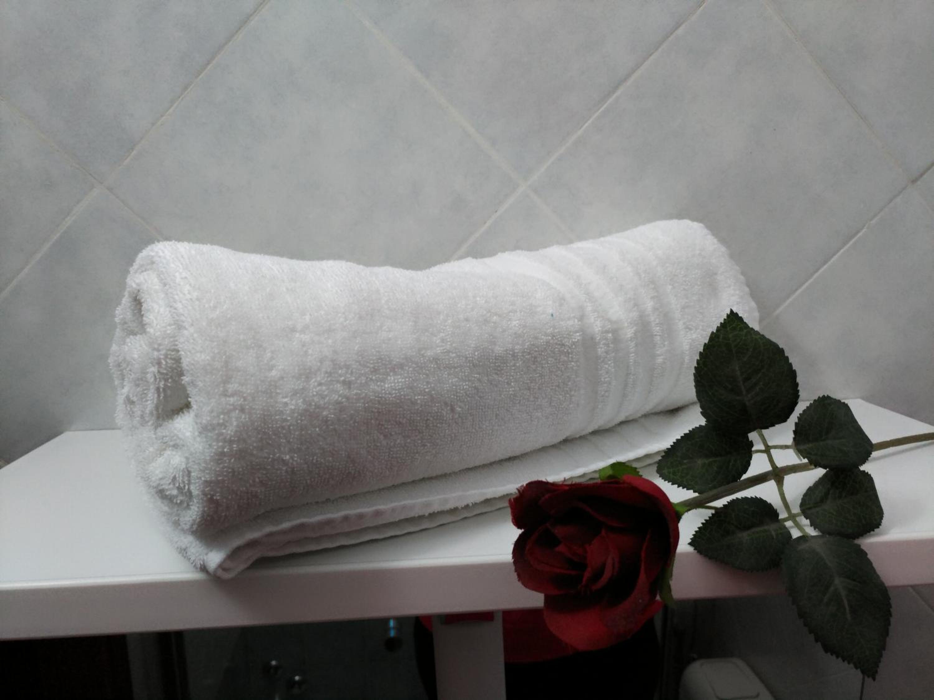 Deluxe King Room - Photo 7