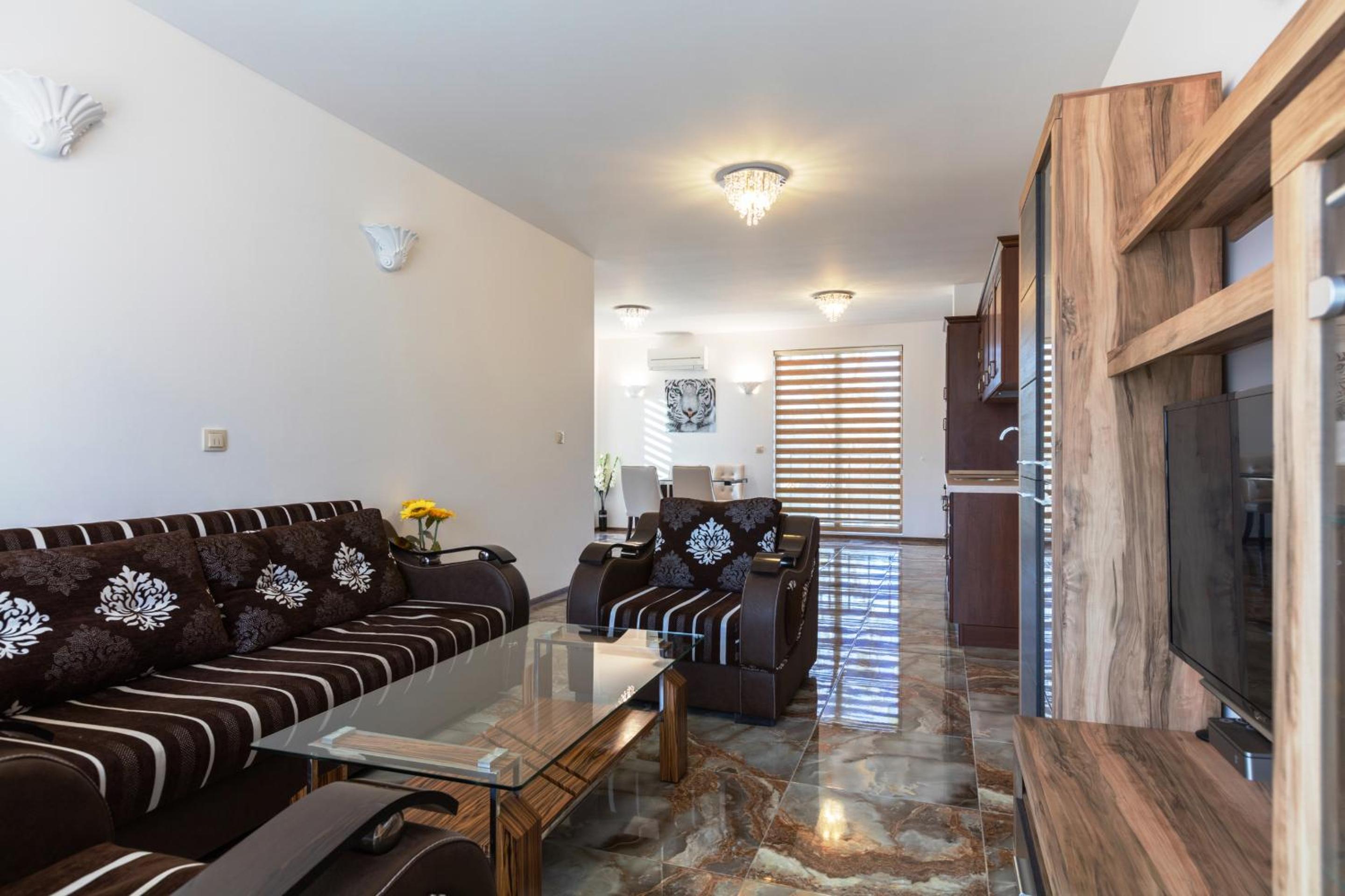 Deluxe Apartment (3 Adults) with Balcony  photo 2