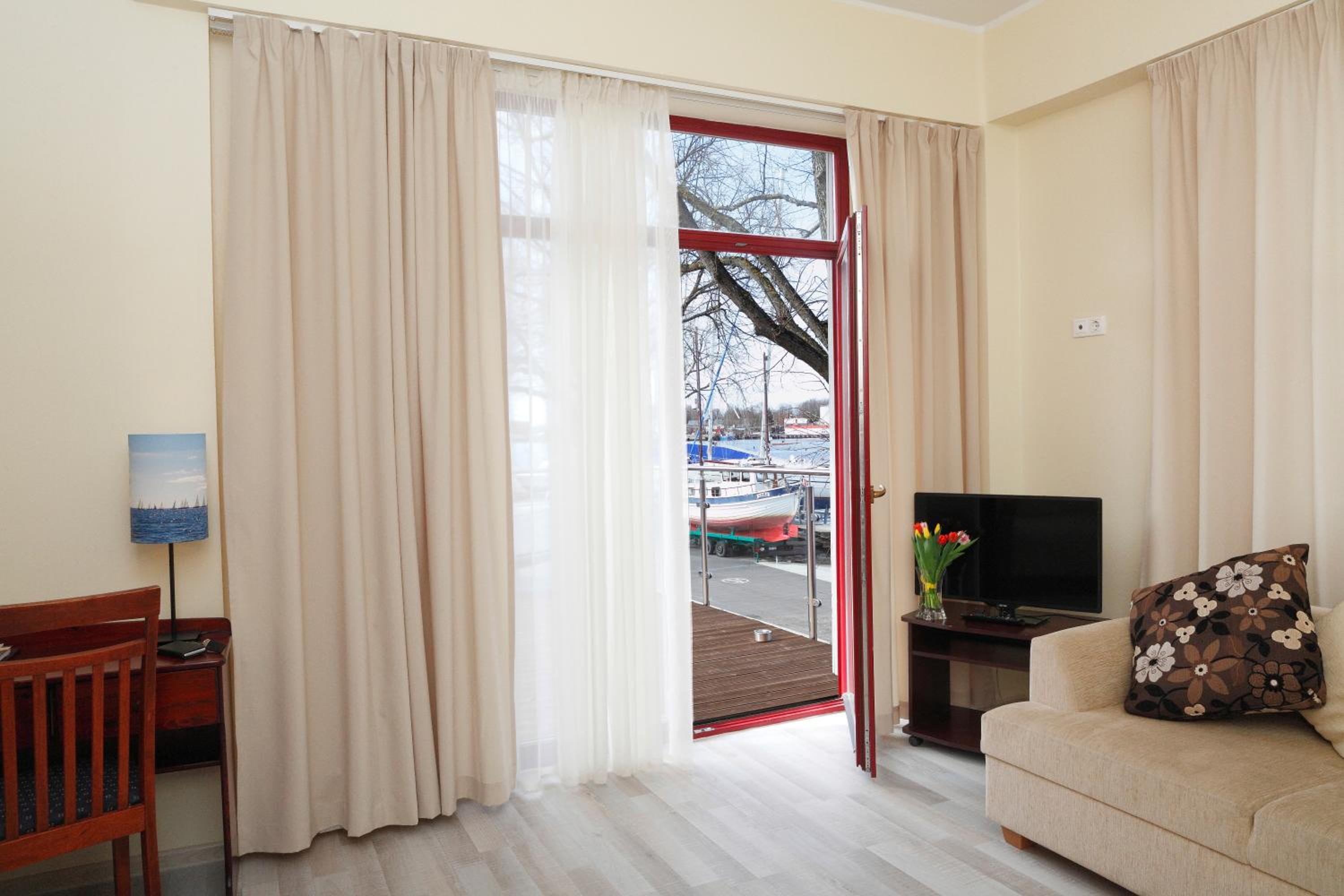 Deluxe Double Room photo 2