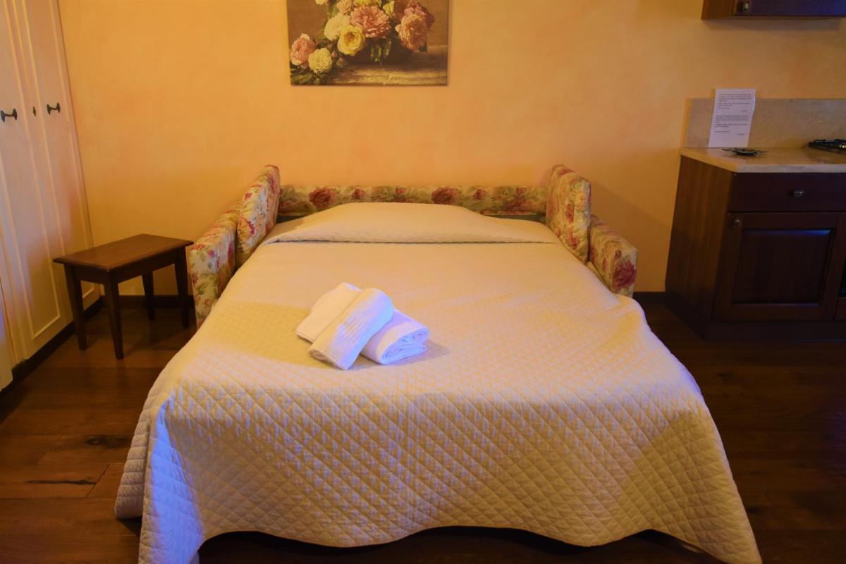 One-Bedroom Apartment (3 Adults) with Mountain View photo 1