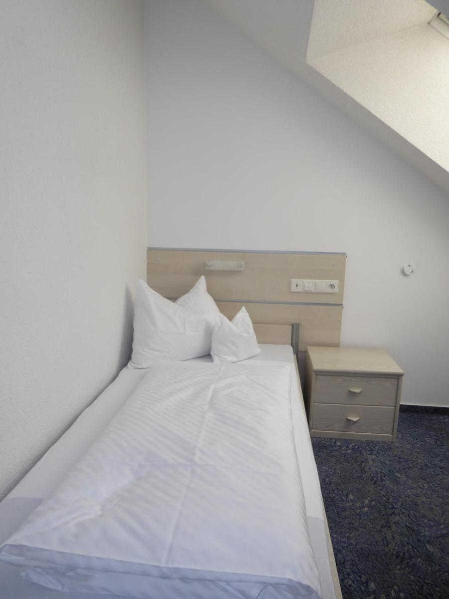 Single Room photo 2