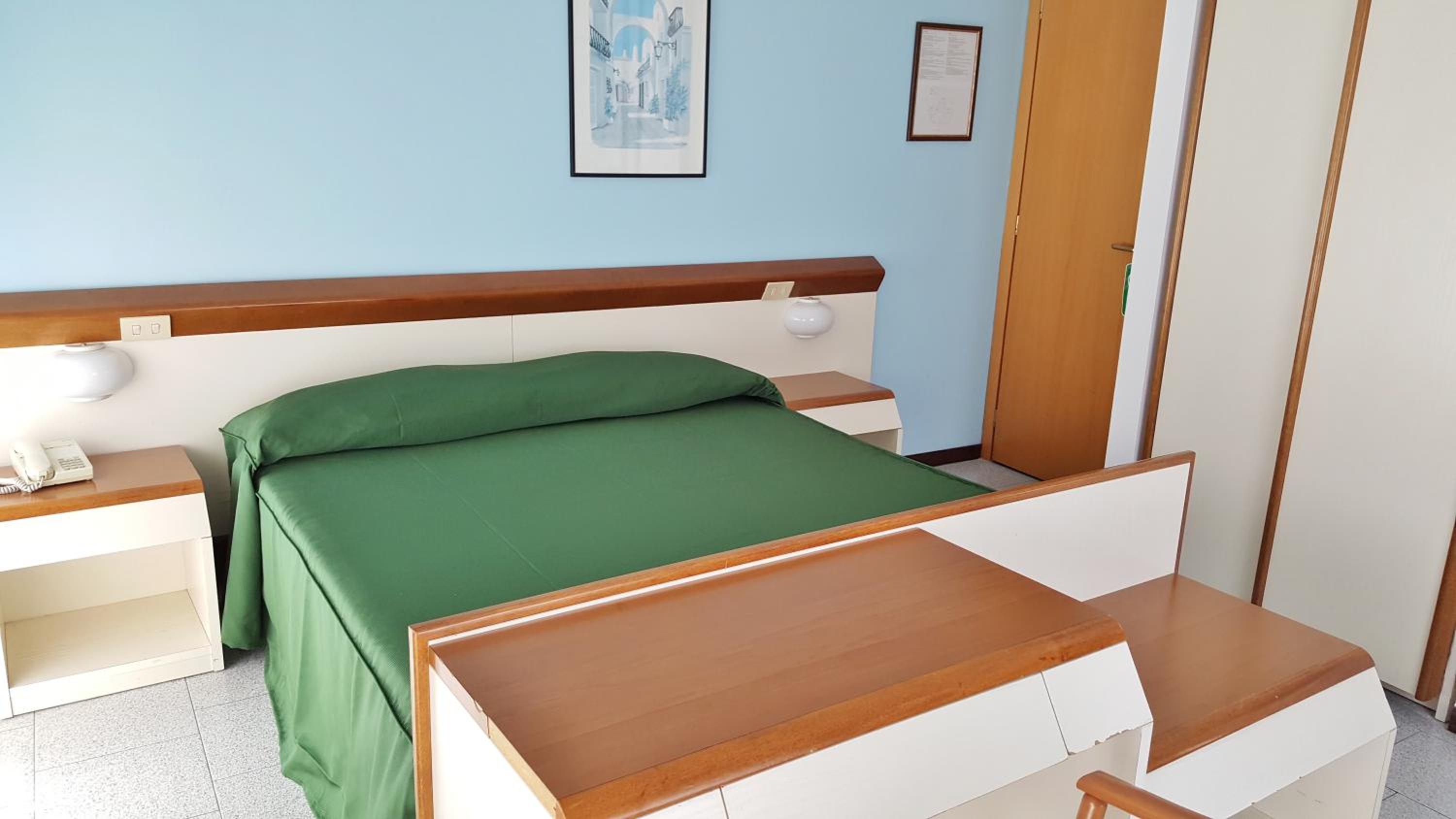 Double Room - Photo 8