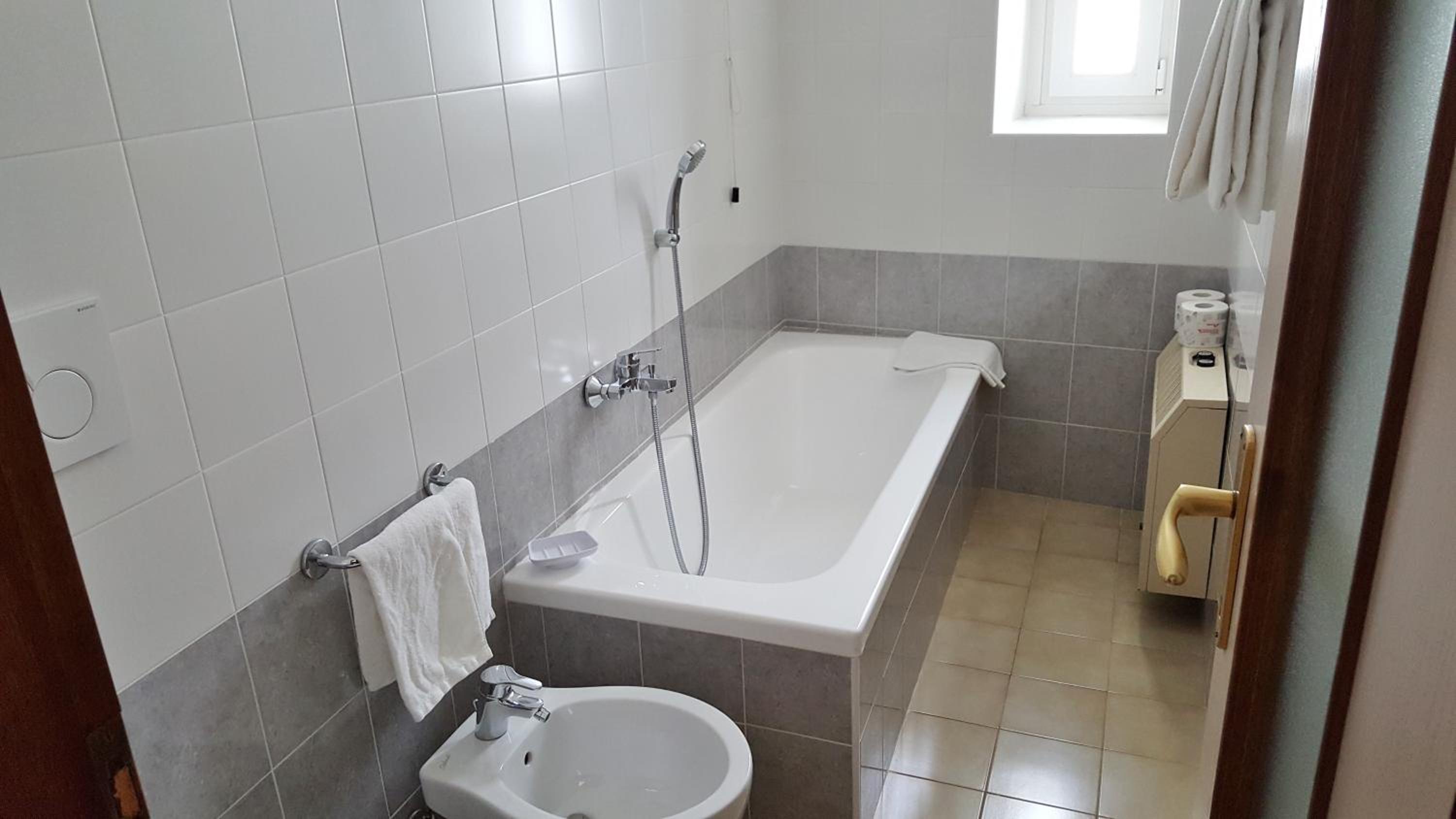 Single Room photo 2