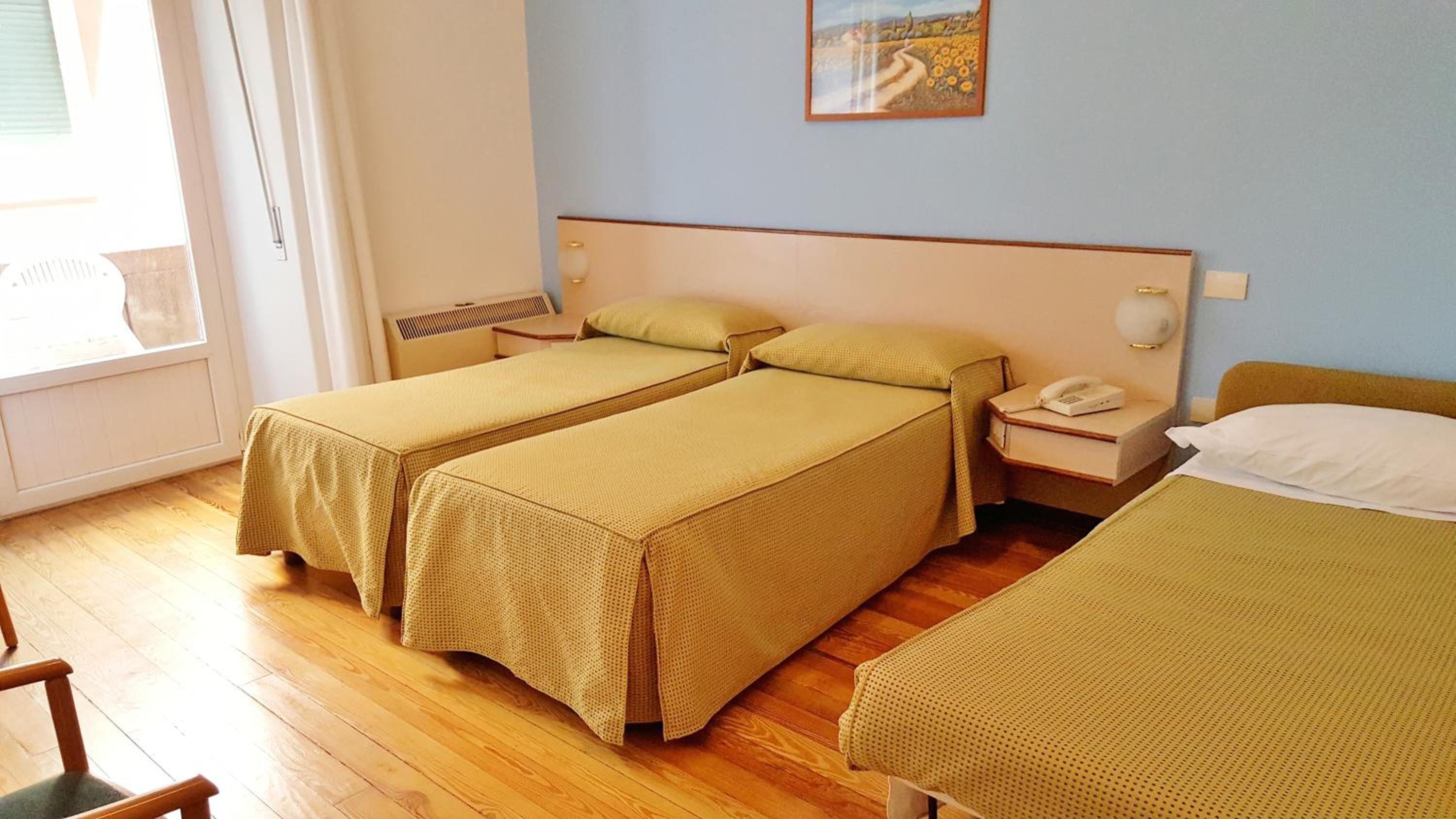 Triple Room - Photo 6