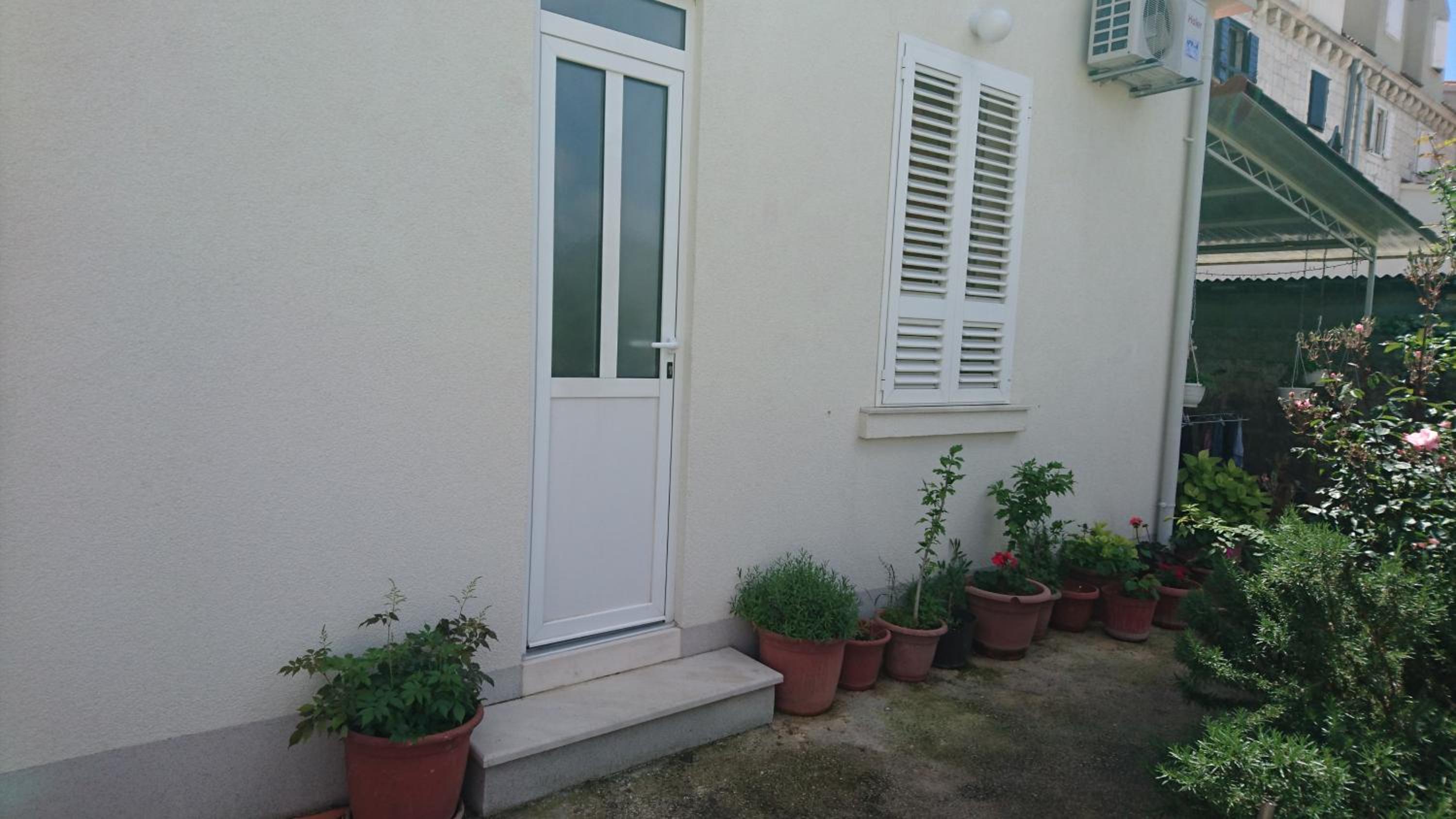 Double Room with Balcony and Sea View - Photo 17