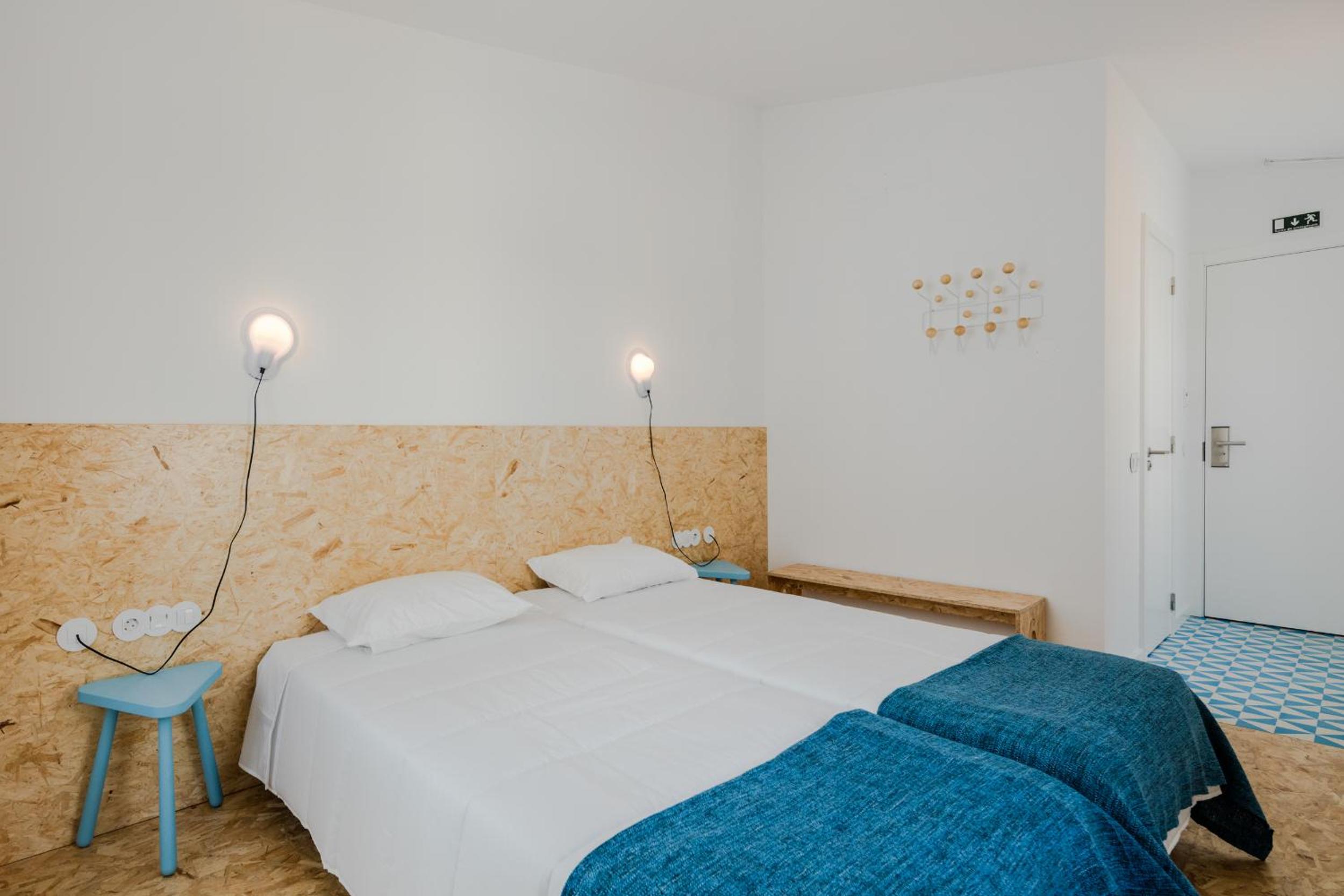 Twin Room with Private Bathroom - Photo 1