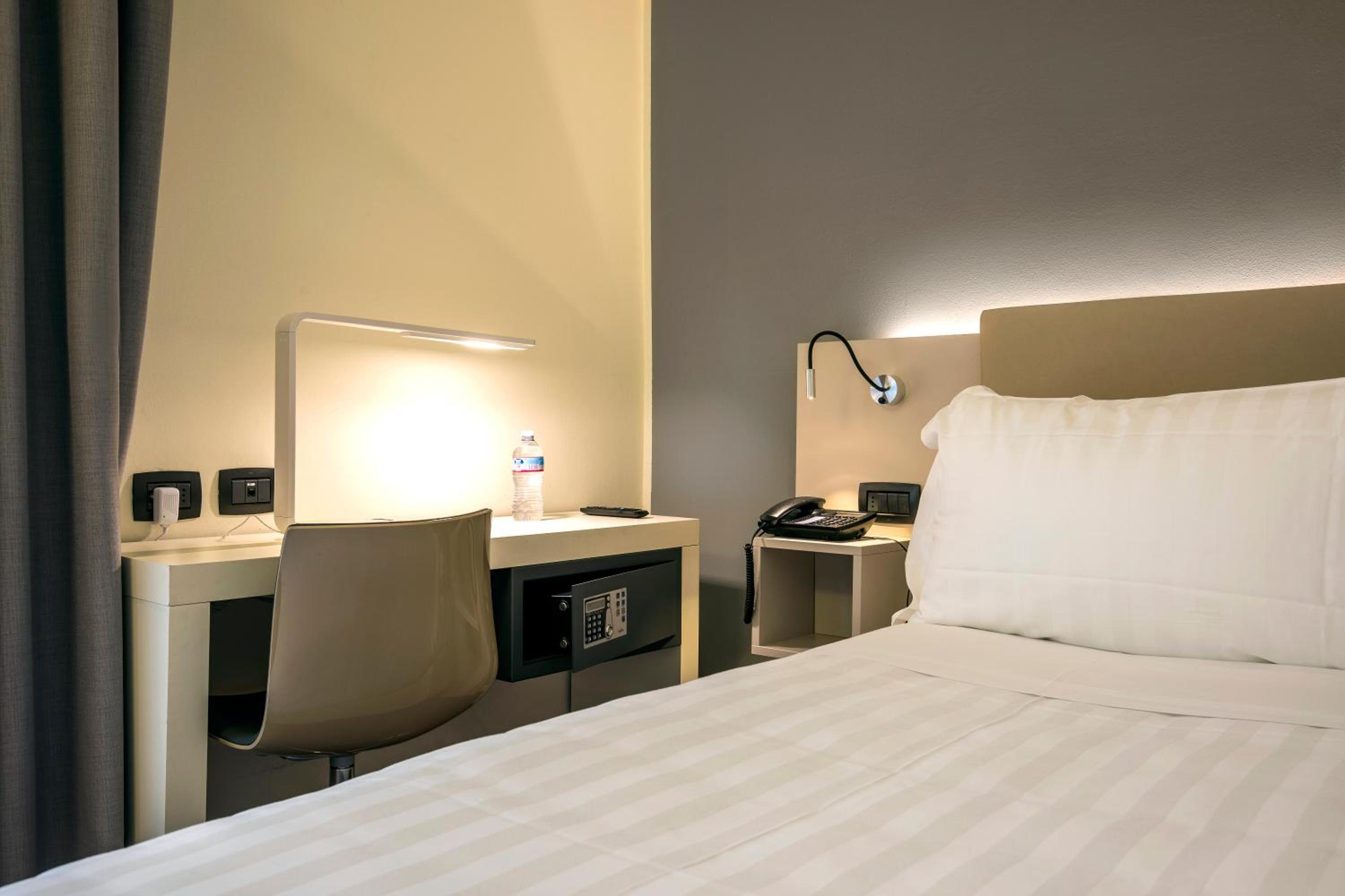 Single Room photo 2
