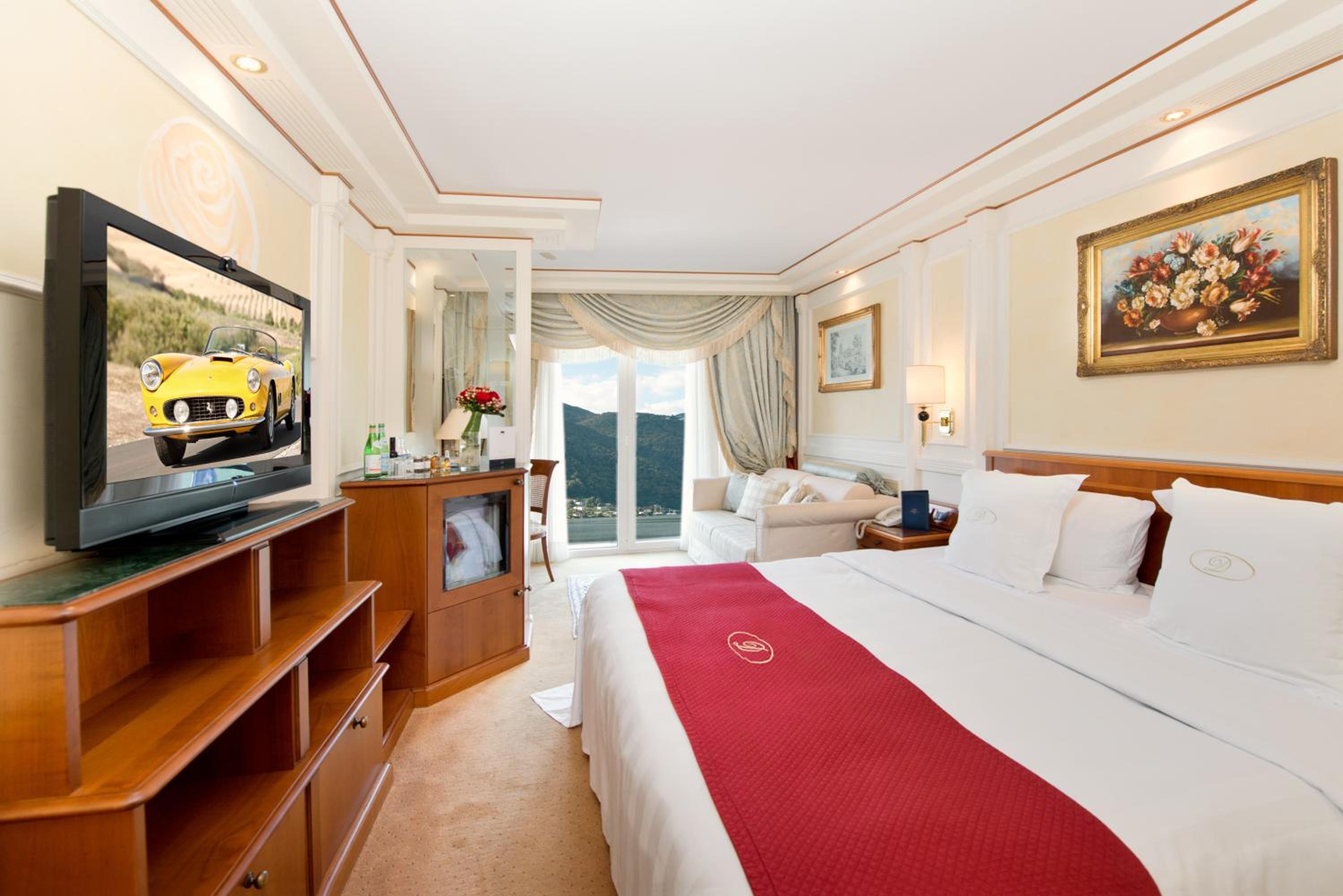 Double Room with Lake View - Photo 6