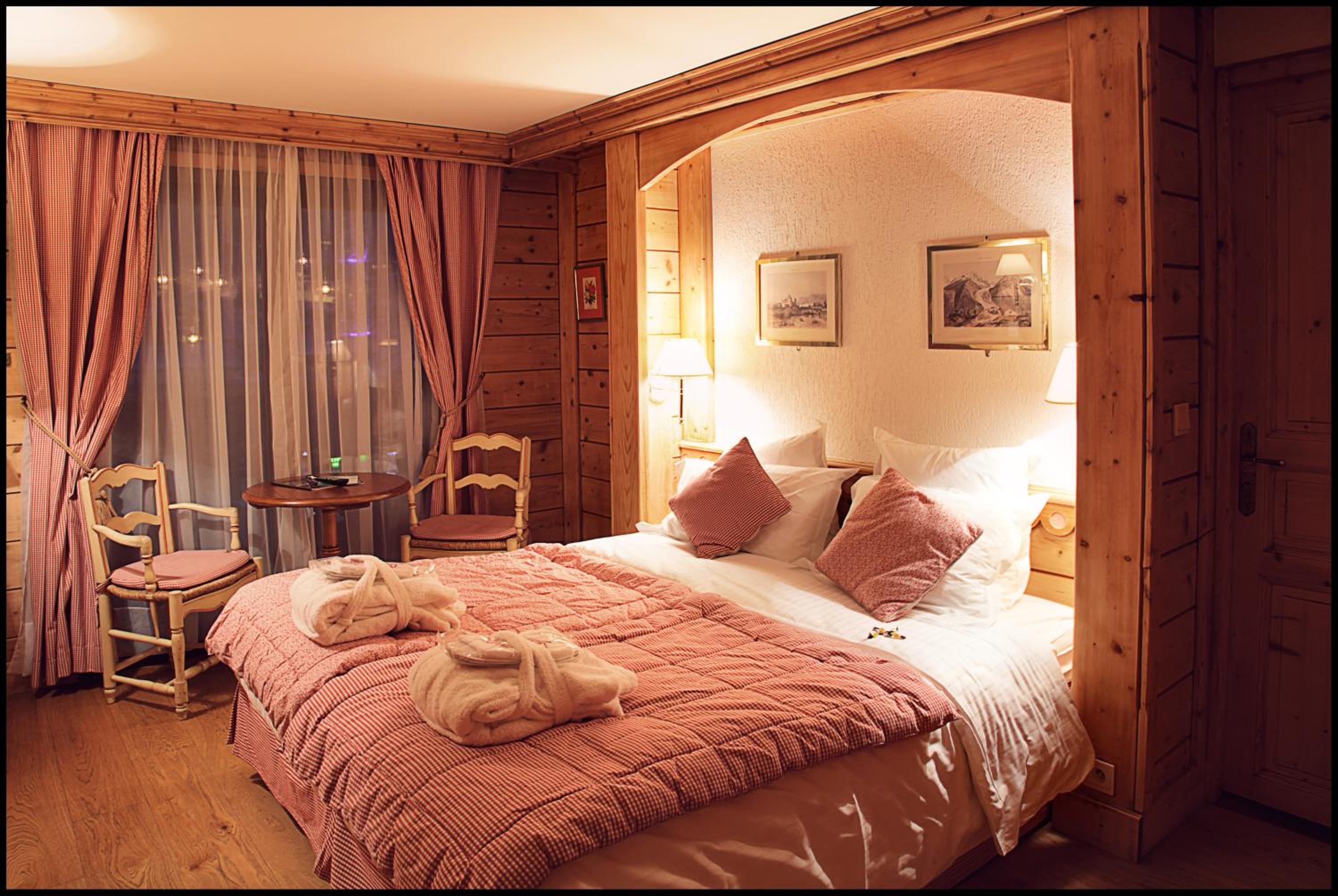Chambre Double Classique (2 Adultes) Chambre Double Classique (2 Adultes)