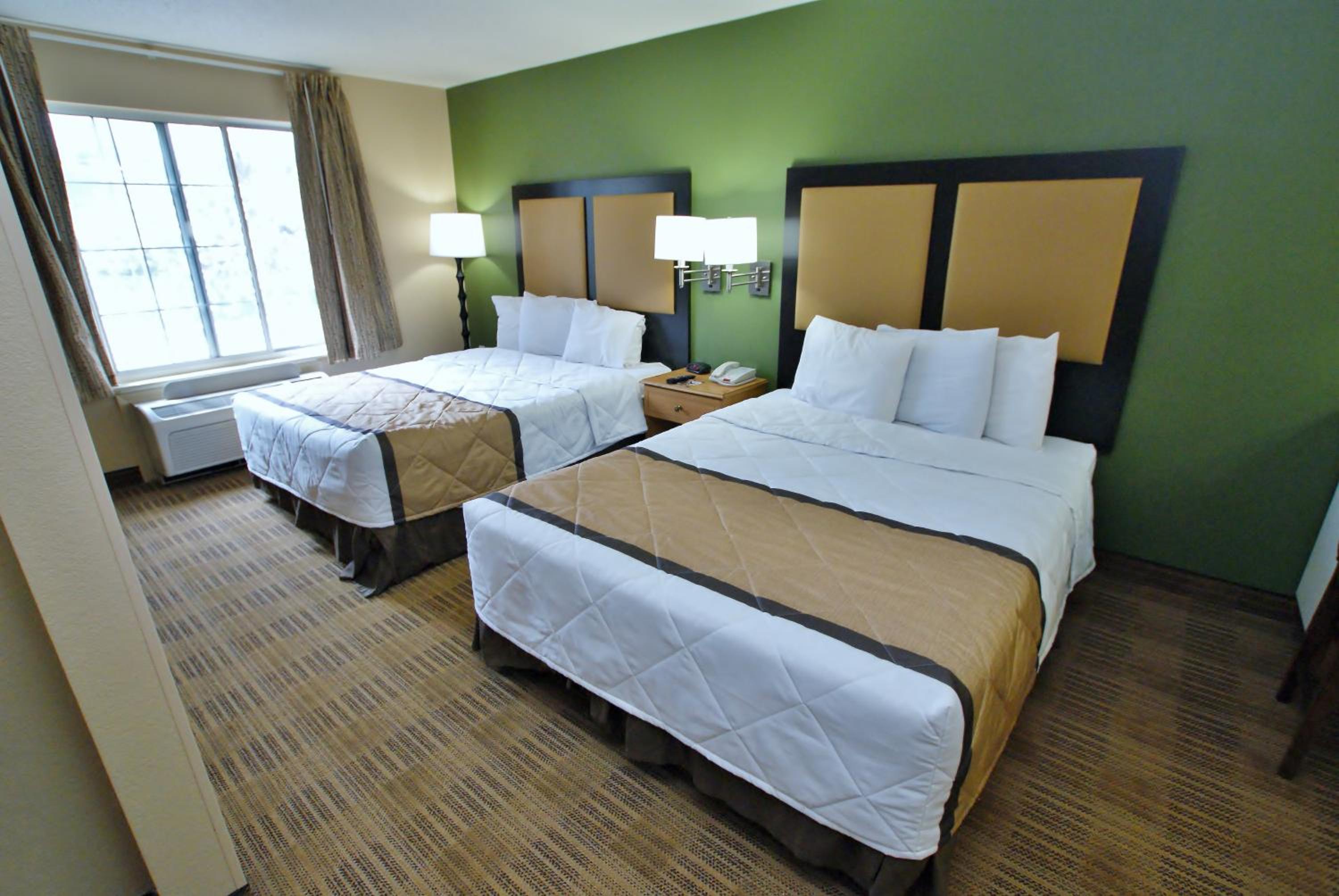 Studio with 2 Queen Beds - Non-Smoking - Photo 3