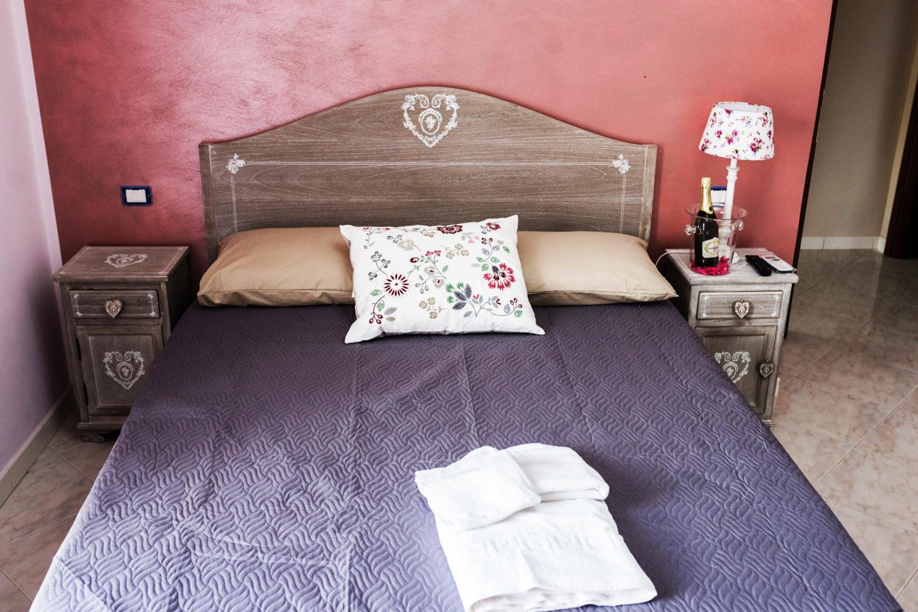 Deluxe Double or Twin Room - Photo 4