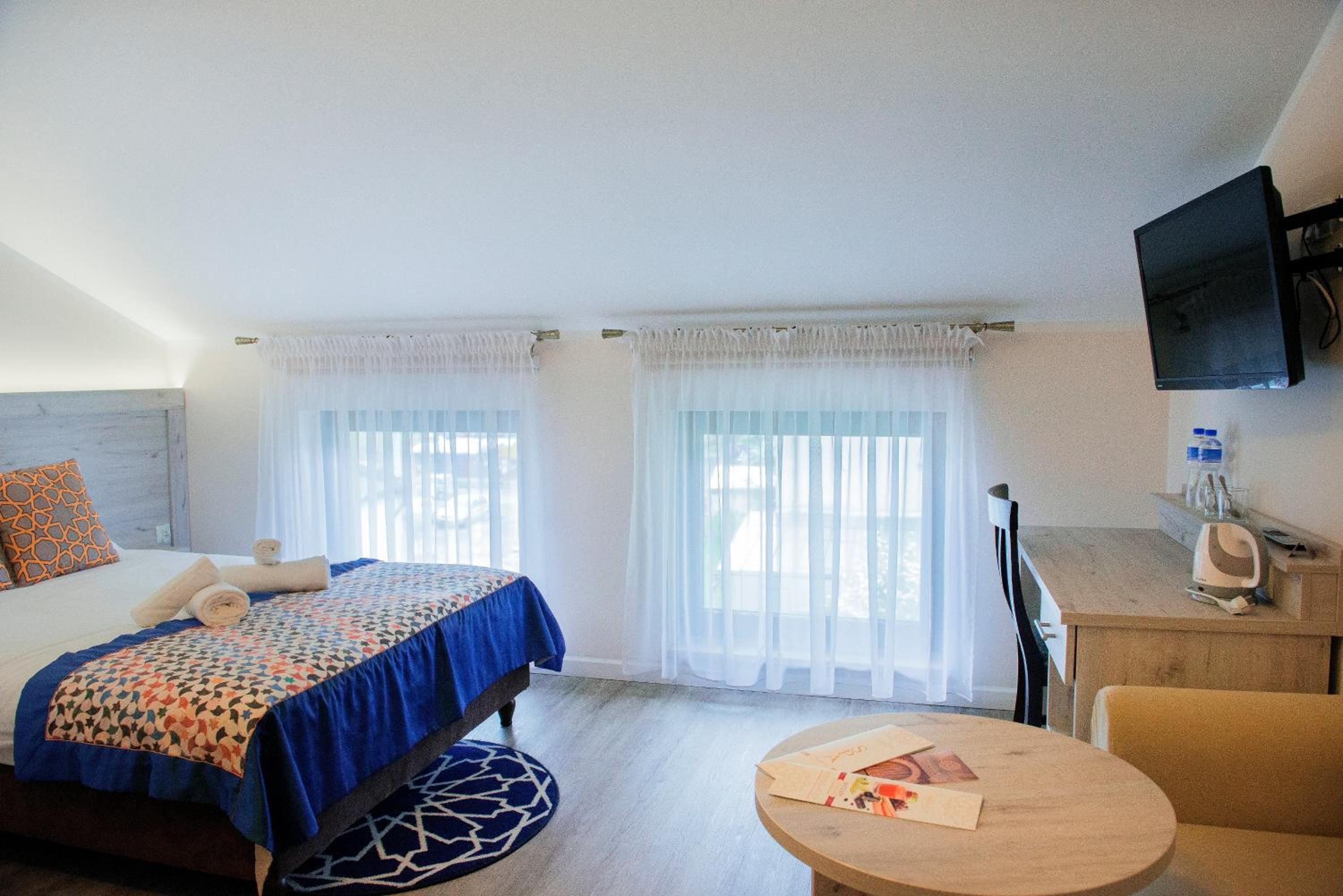 Standard Double Room with Sofa - Photo 1