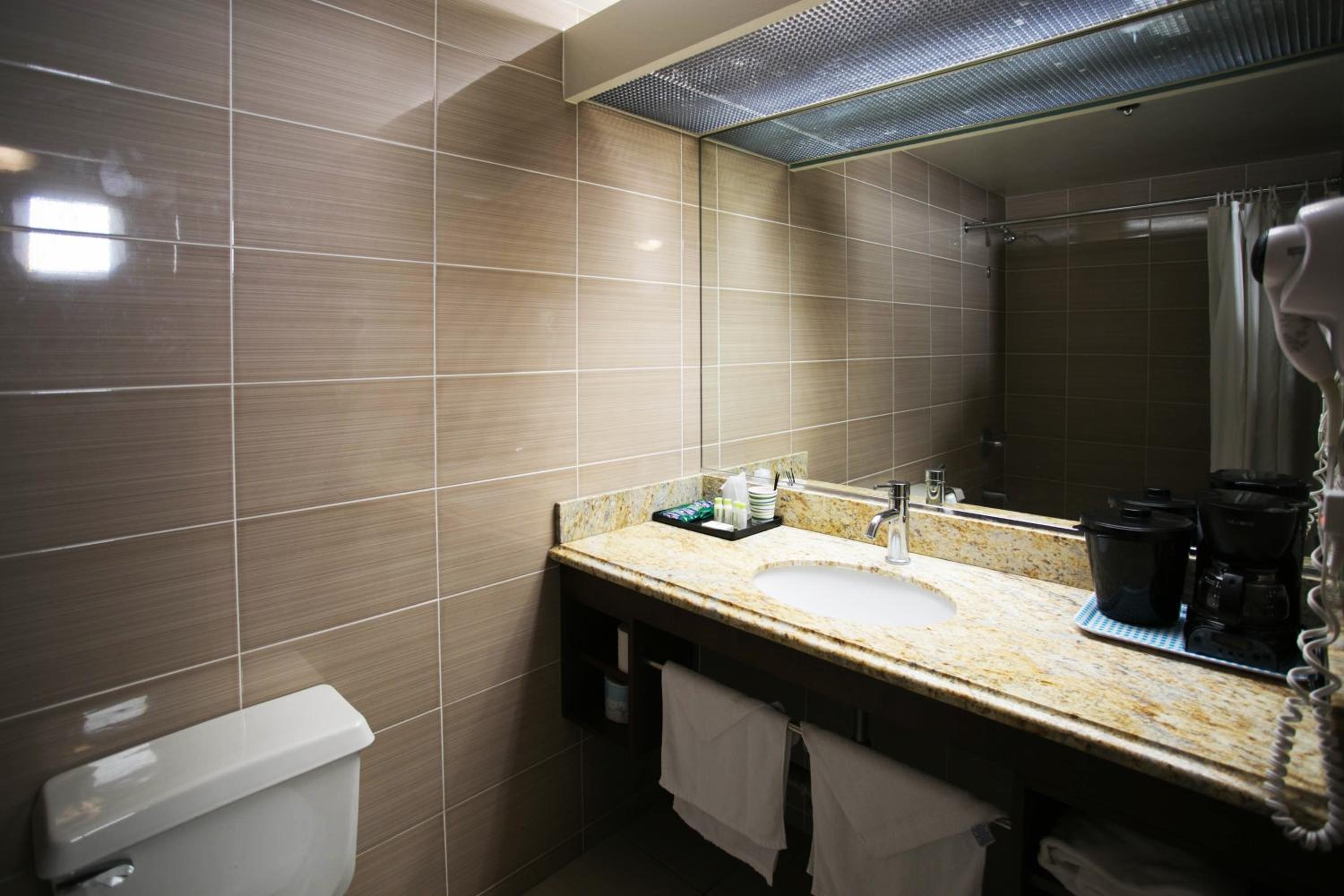 Luxury King Room - Photo 3