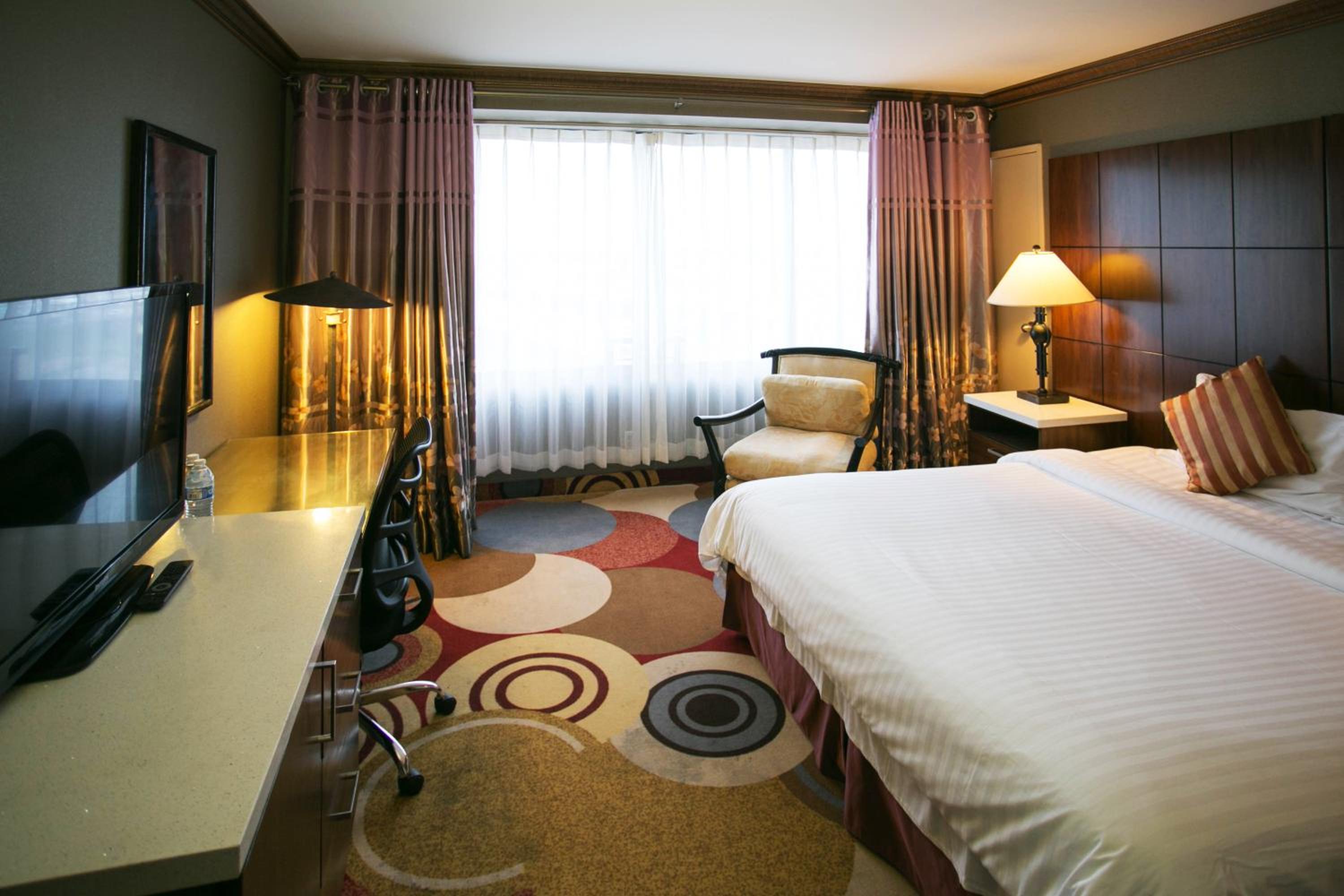 Business King Room photo 3